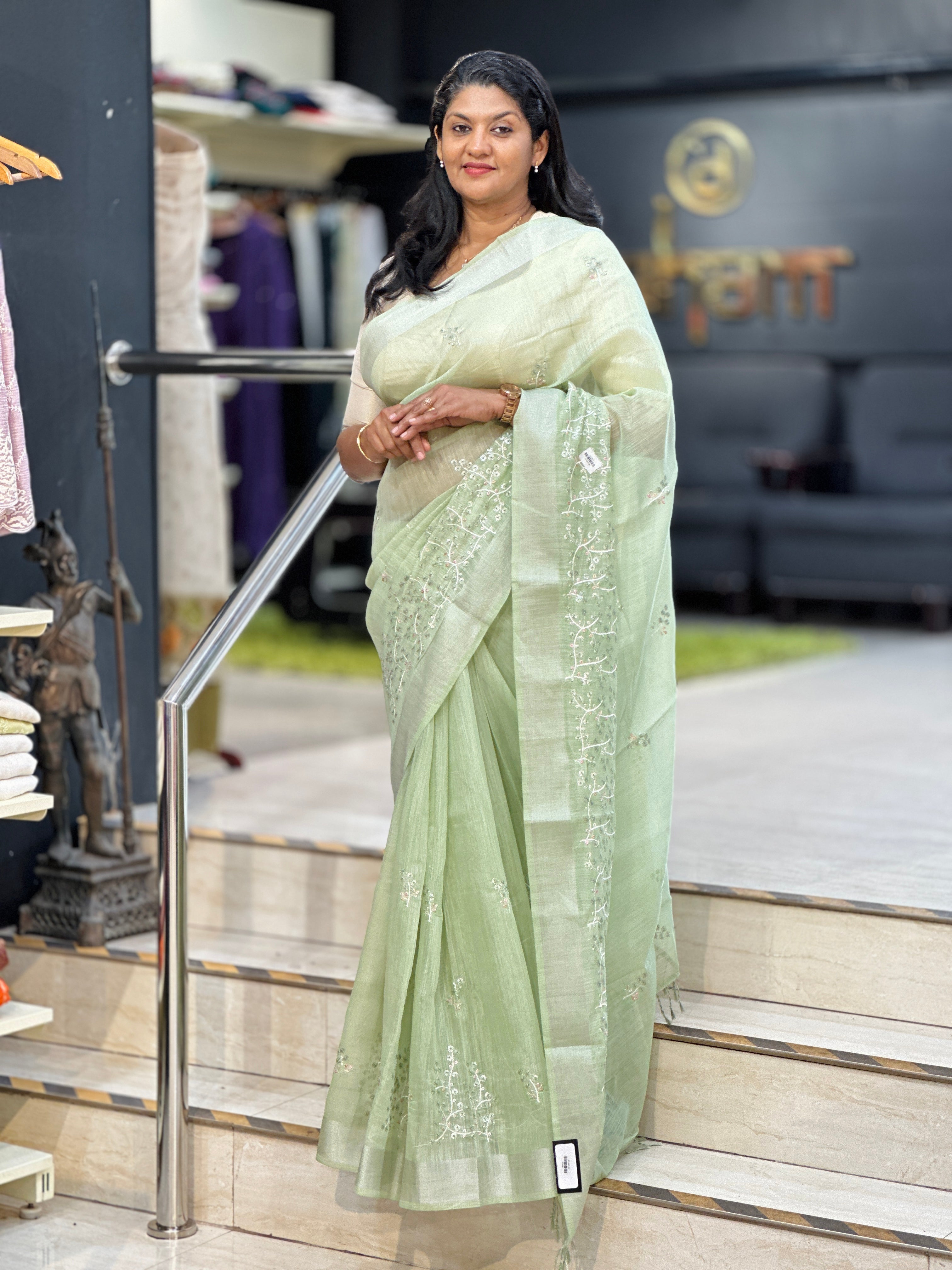Floral Embroidered Linen Finish Saree | VDA281