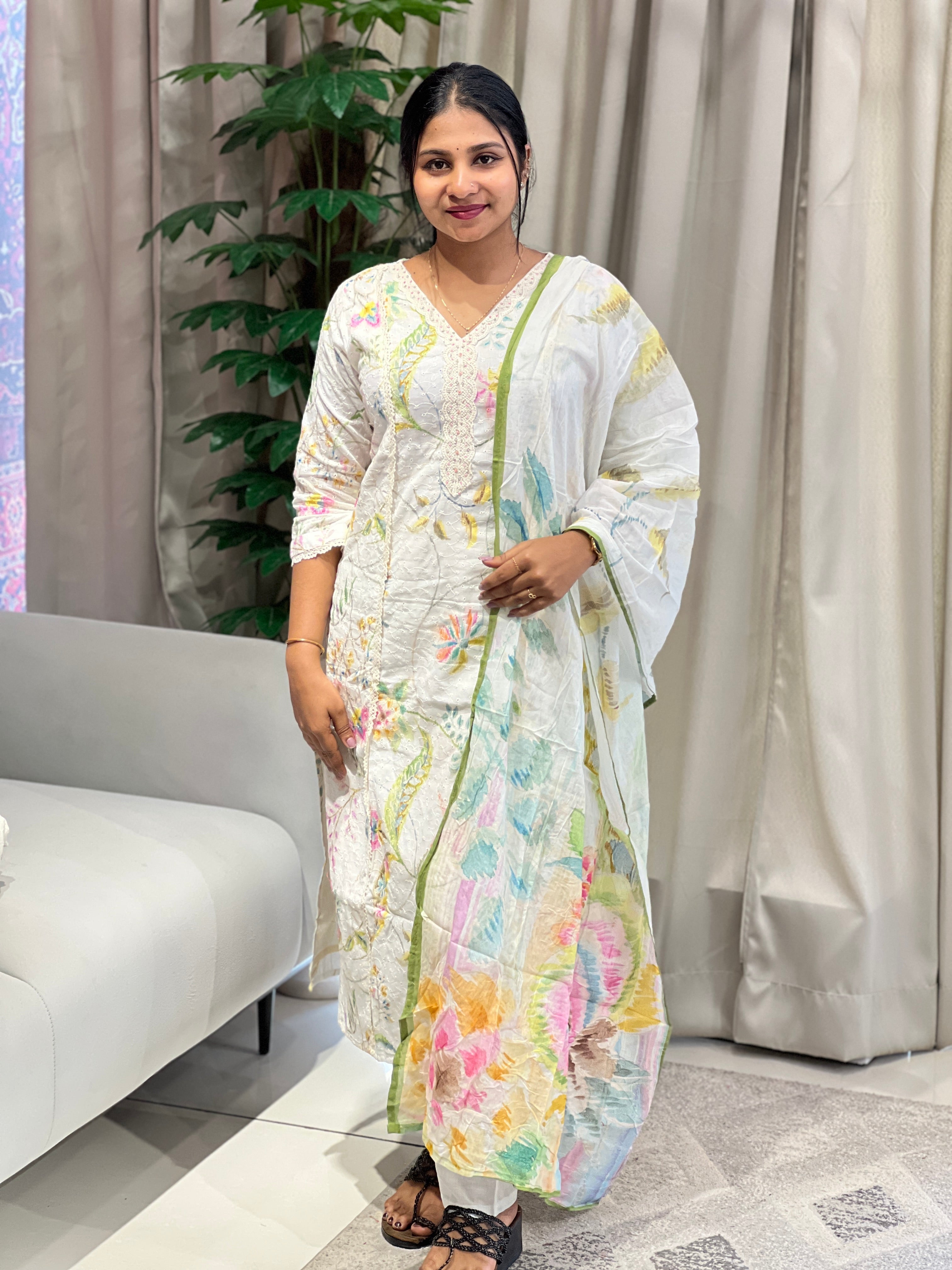 Schiffli Pattern With Floral Print Detailed Cotton Kurta Set | FW377