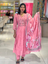 Hand Embroidery Detailed Chanderi Finish Kurta Set | FW331