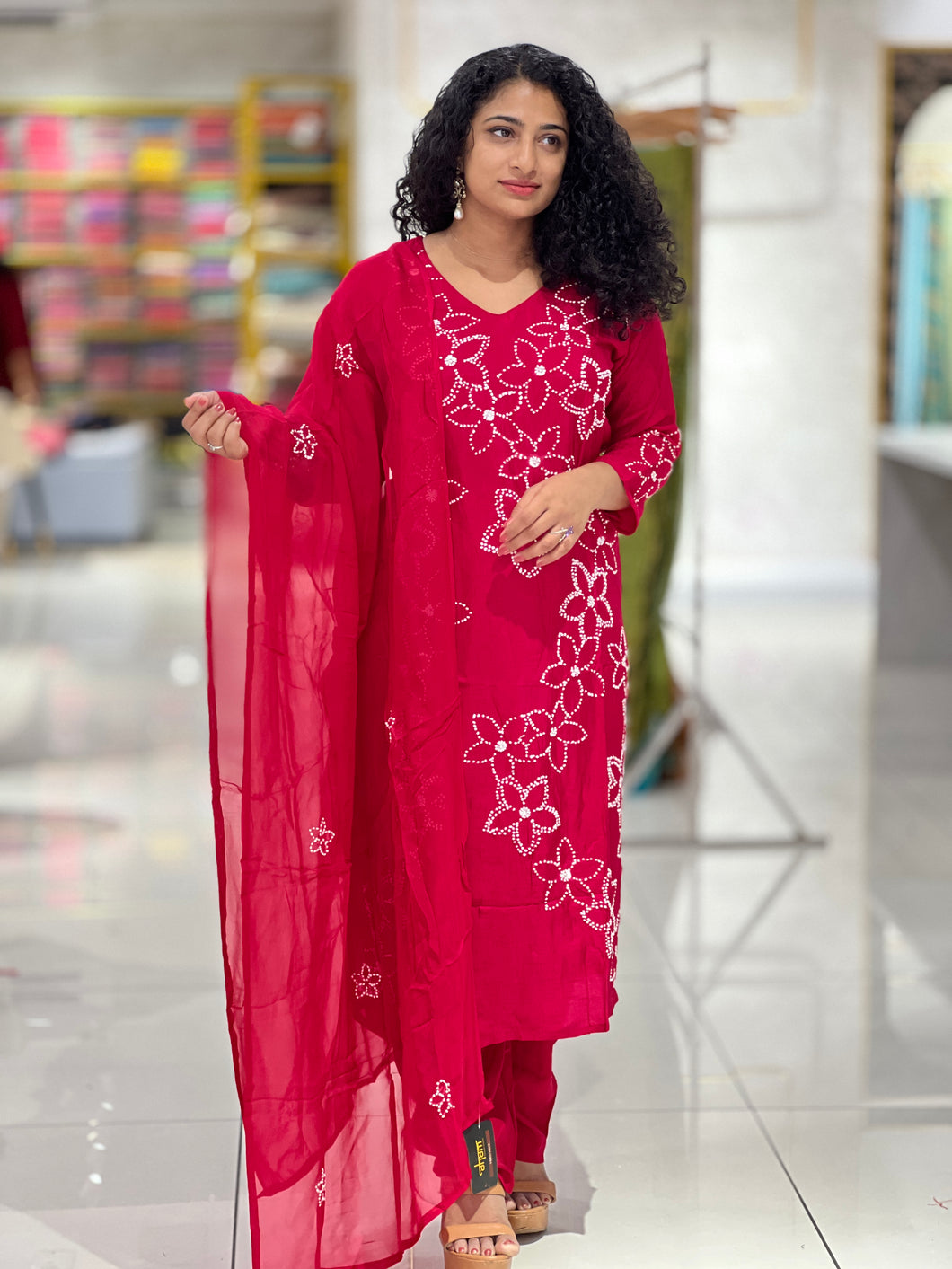 Hand Embroidery Muslin Finish Kurta Set | FW233