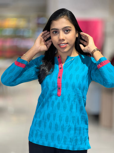Ikat Inspired Stripes Patterned Cotton Short Kurta | DNT565