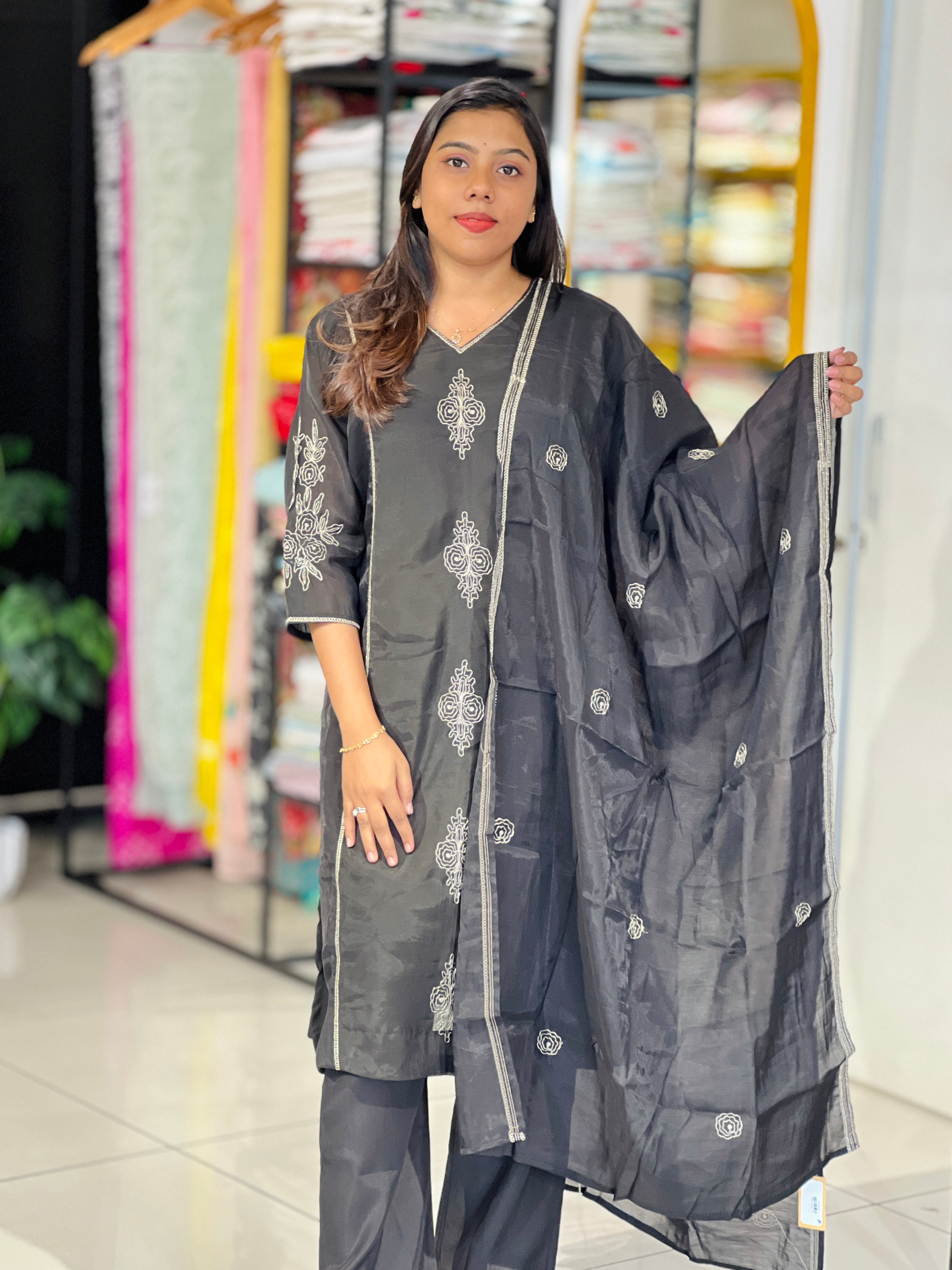 Floral Embroidered Mul Chanderi Kurta Set | KKR104
