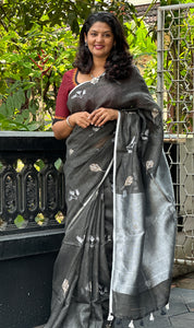 Computerized Embroidery &  Floral  Design  Linen Saree |  DLS161