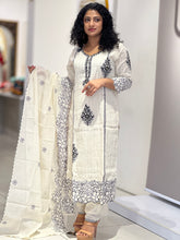 Floral Embroidered Cotton Kurta Set | FW214