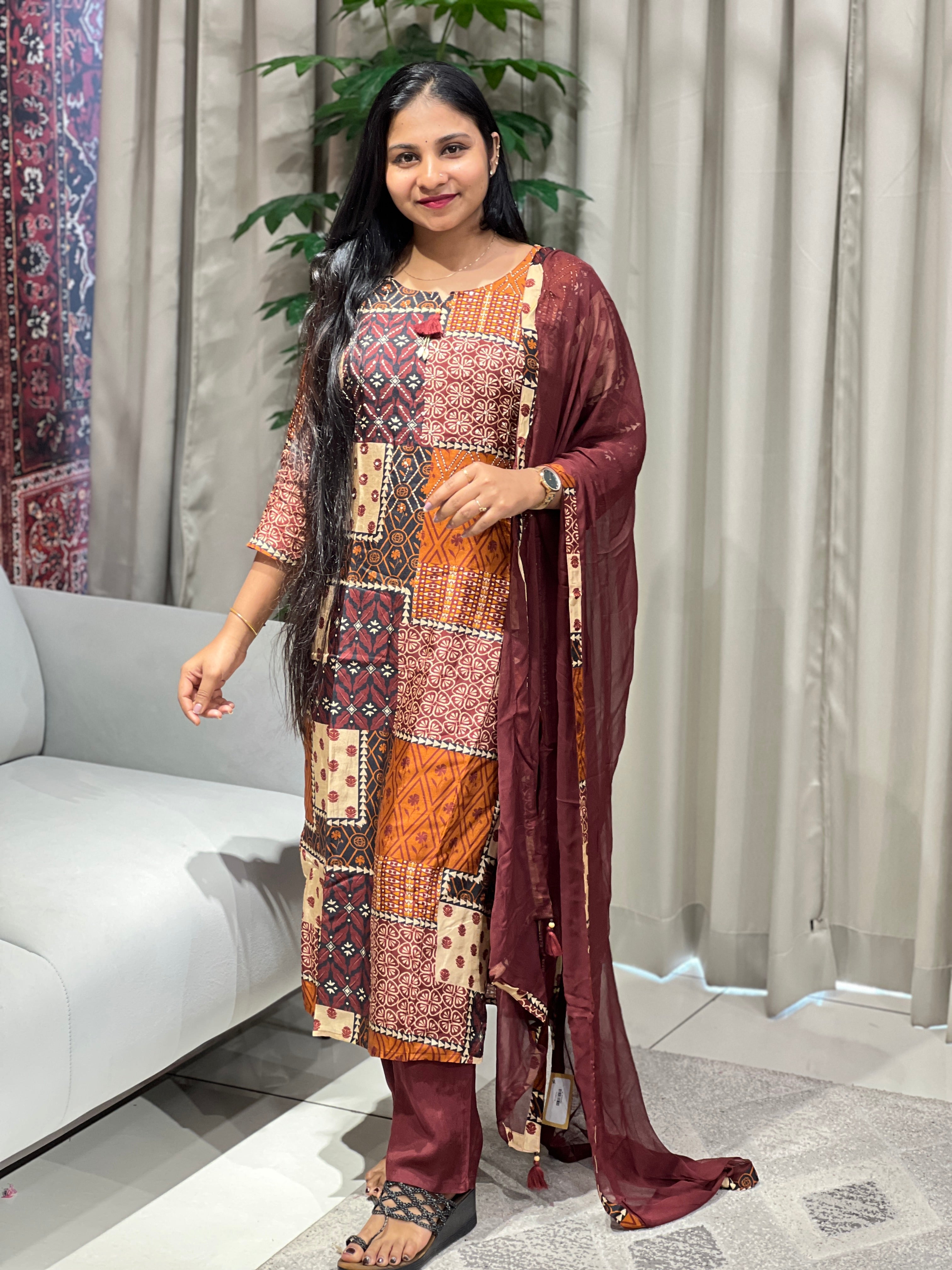 Geometric Print Detailed Muslin Kurta Set | FW374