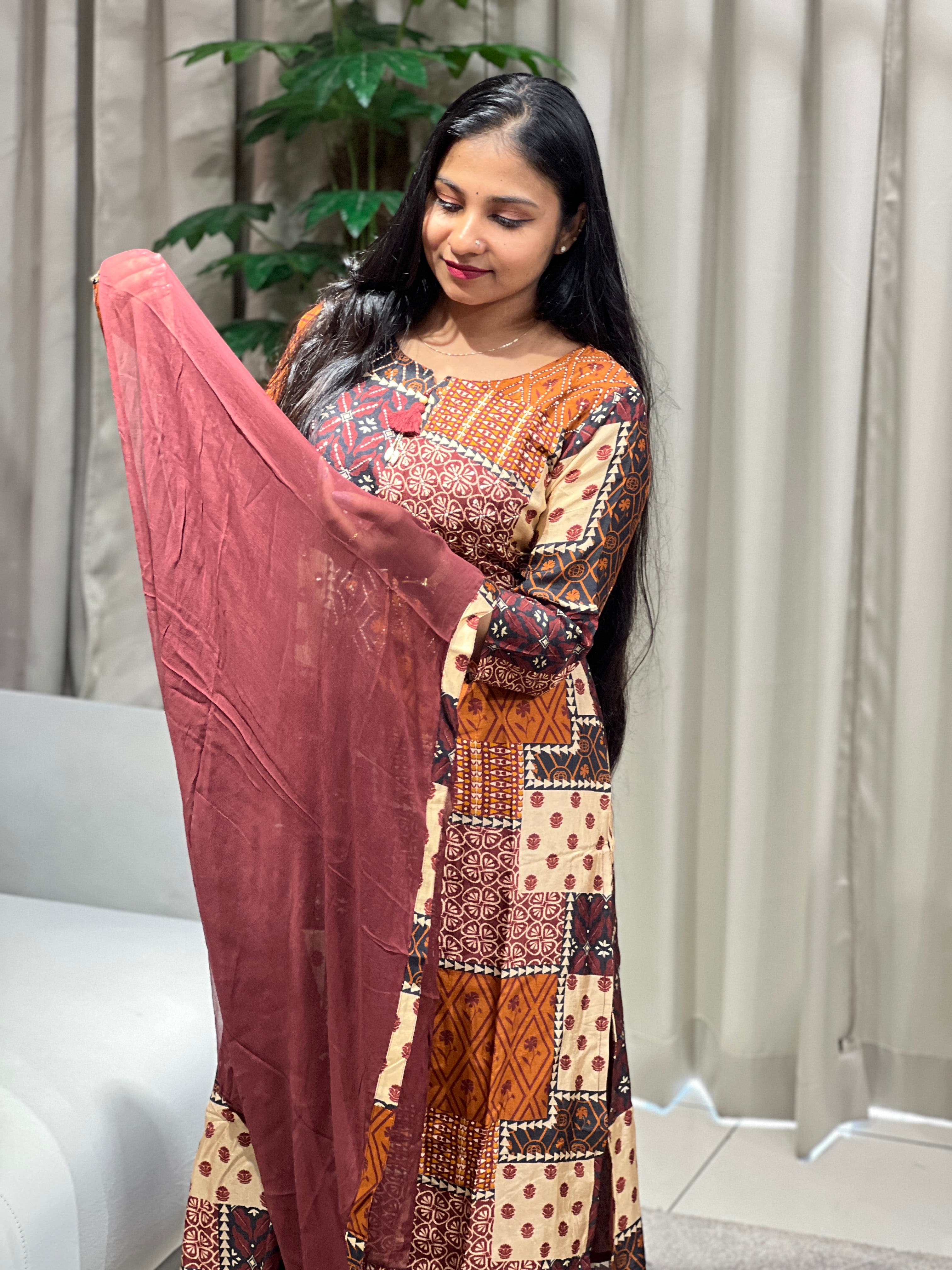 Geometric Print Detailed Muslin Kurta Set | FW374