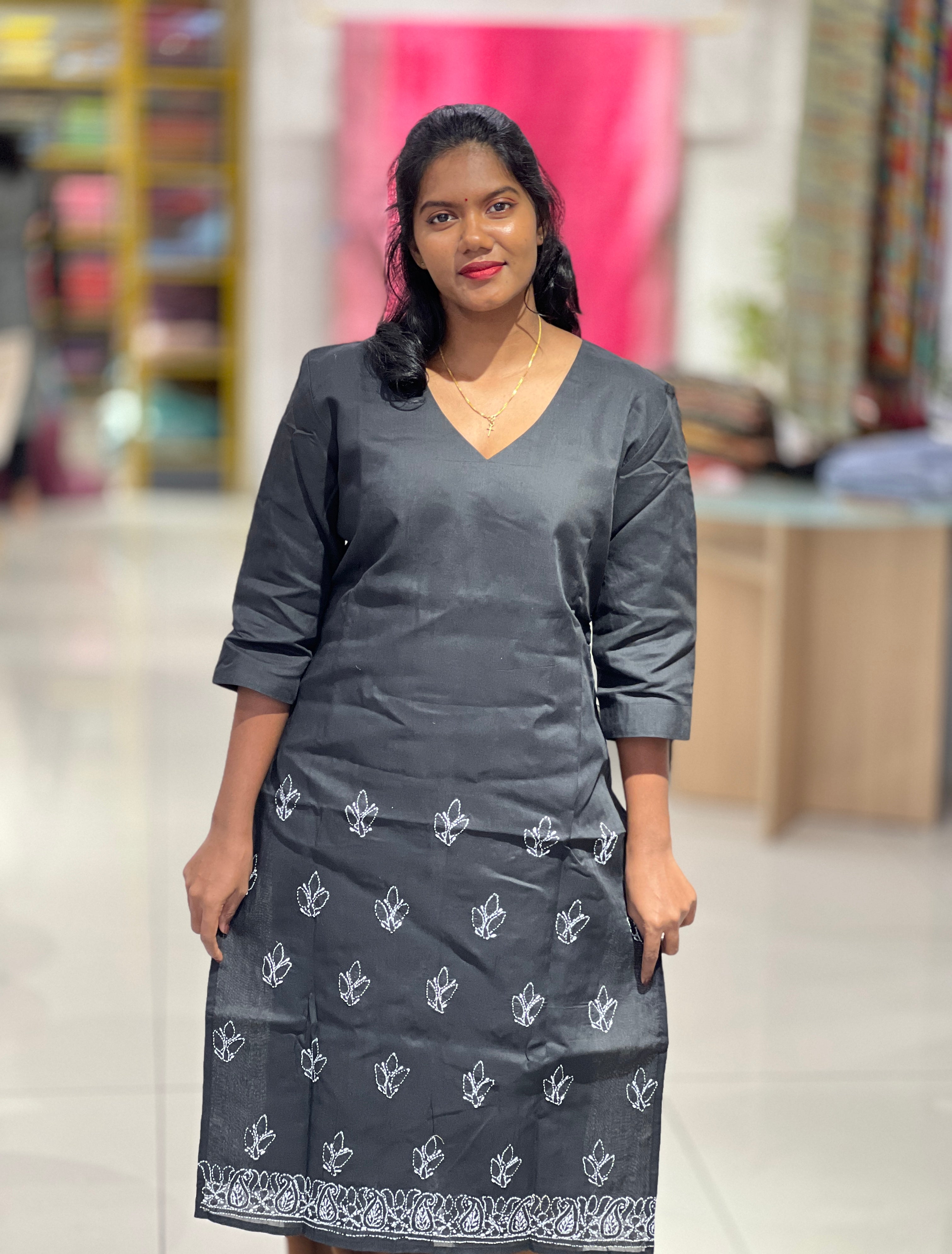 Embroidery Detailed Slub Cotton Kurta | DNT621