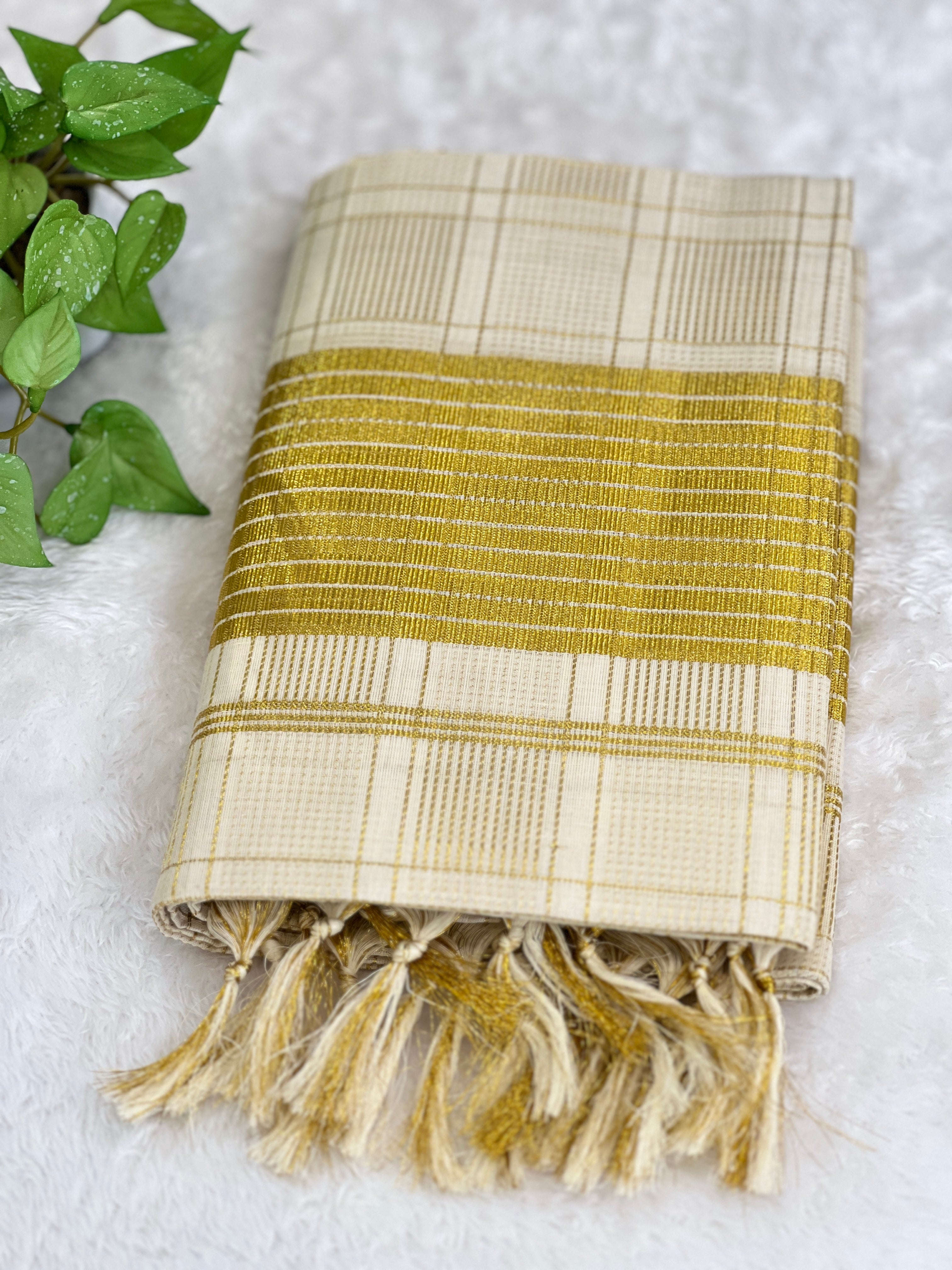 Golden Check Pattern Kerala Cotton Set Mundu |  GAT555