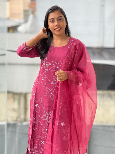 Hand Embroidery Muslin Finish Kurta Set | FW317