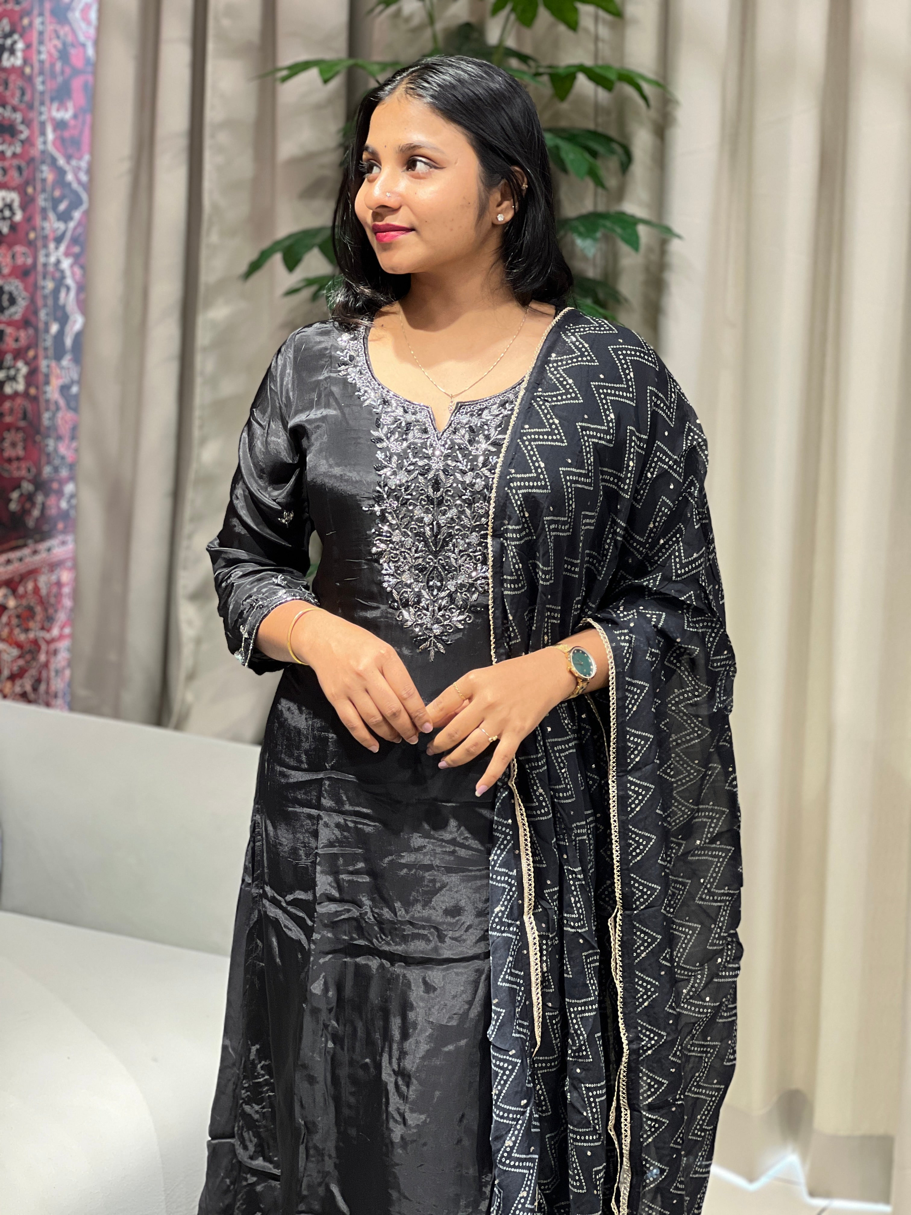 Handwork Detaied Muslin Silk Kurta Set | FW366