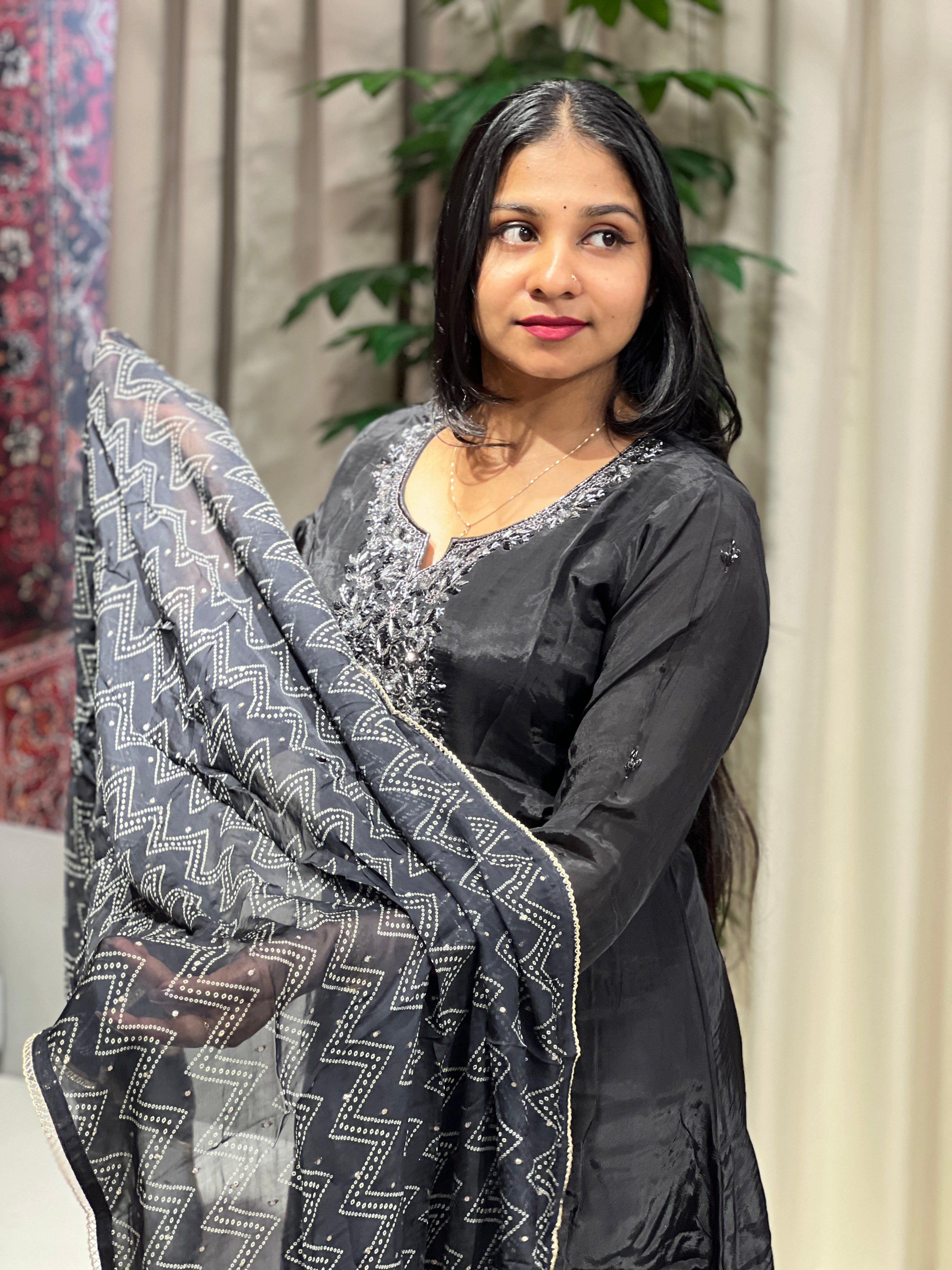 Handwork Detaied Muslin Silk Kurta Set | FW366