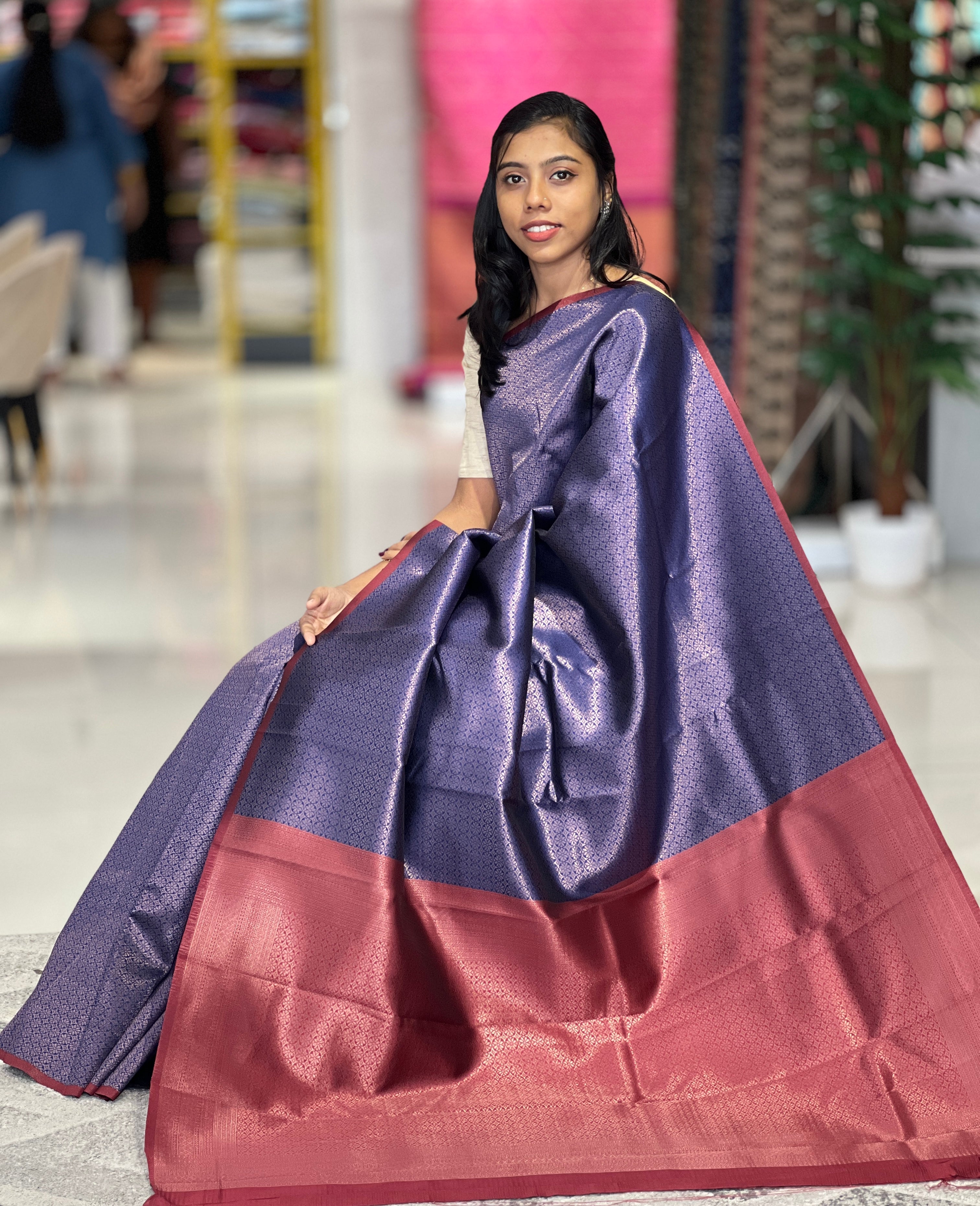Zari Woven Floral Patterned Semi Silk Saree | KAC121