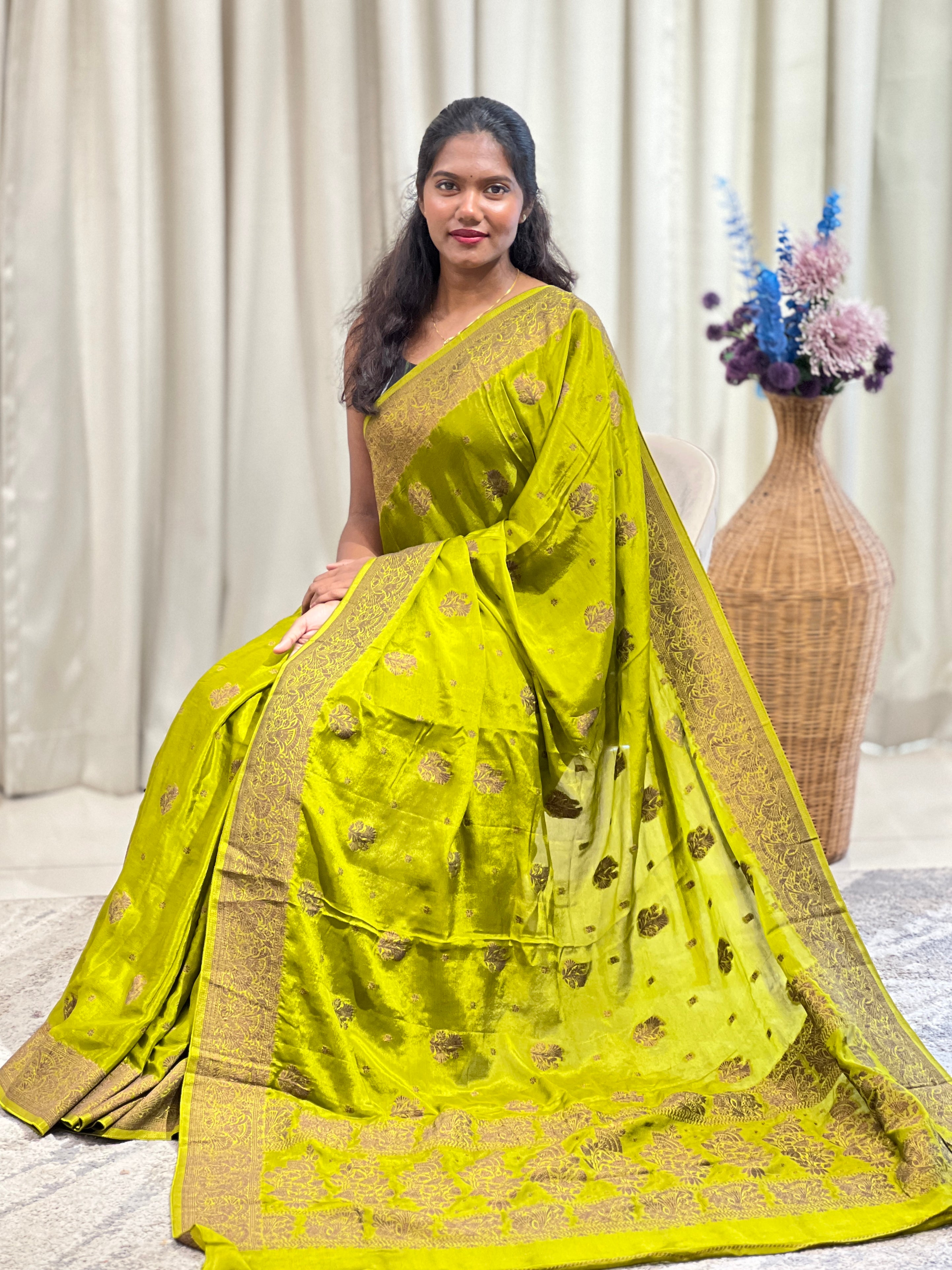 Antique Zari and Thread Weaving Chinnon Saree | YNG1737