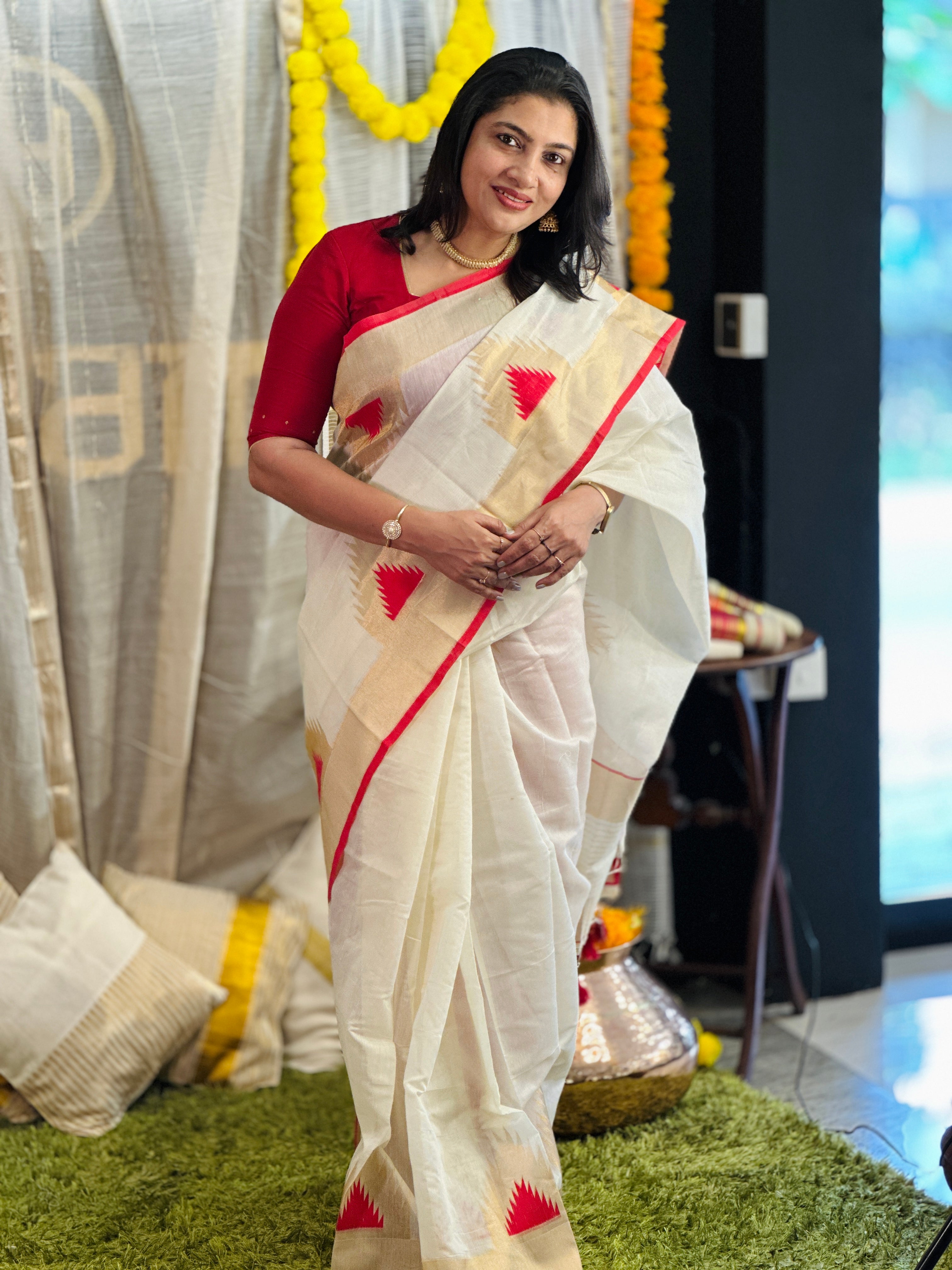 Kasavu & Kara Weaved Temple Patterned Chanderi Finish Saree | HT252