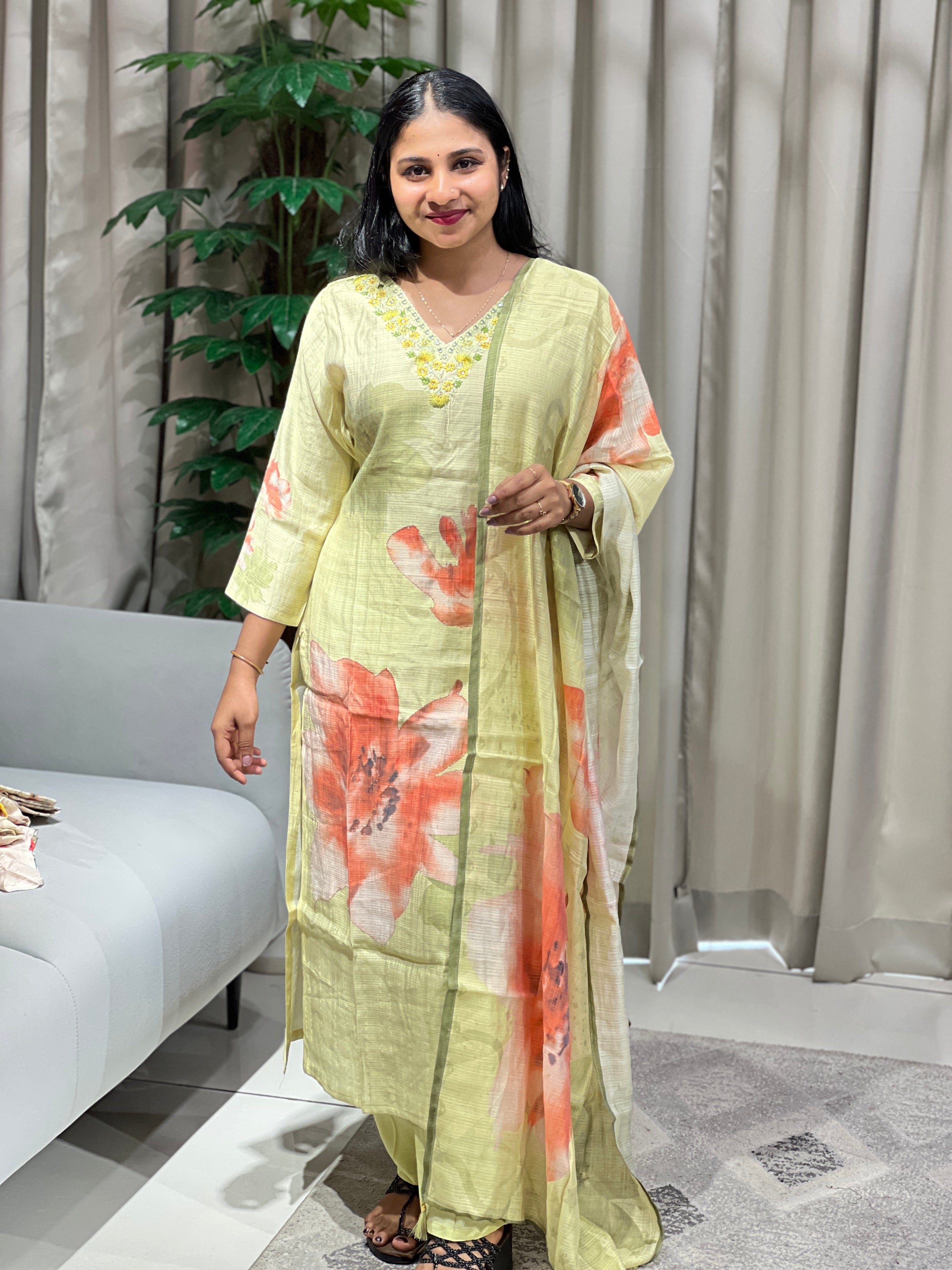 Floral Printed Muslin Finish Kurta Set | FW379