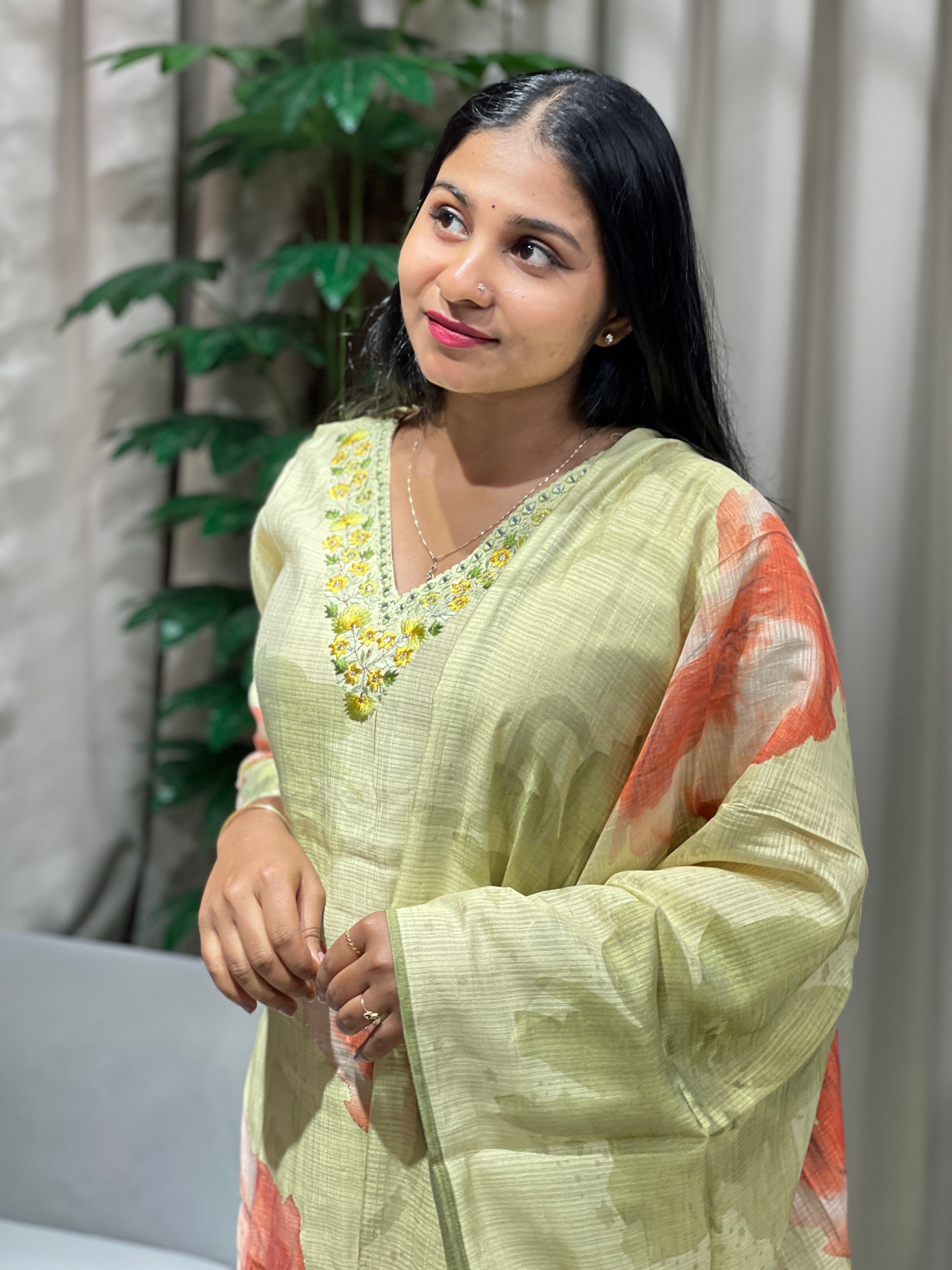 Floral Printed Muslin Finish Kurta Set | FW379