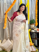 Silver & Golden Zari Weaved Floral Patterned Semi Silk Saree | HT253