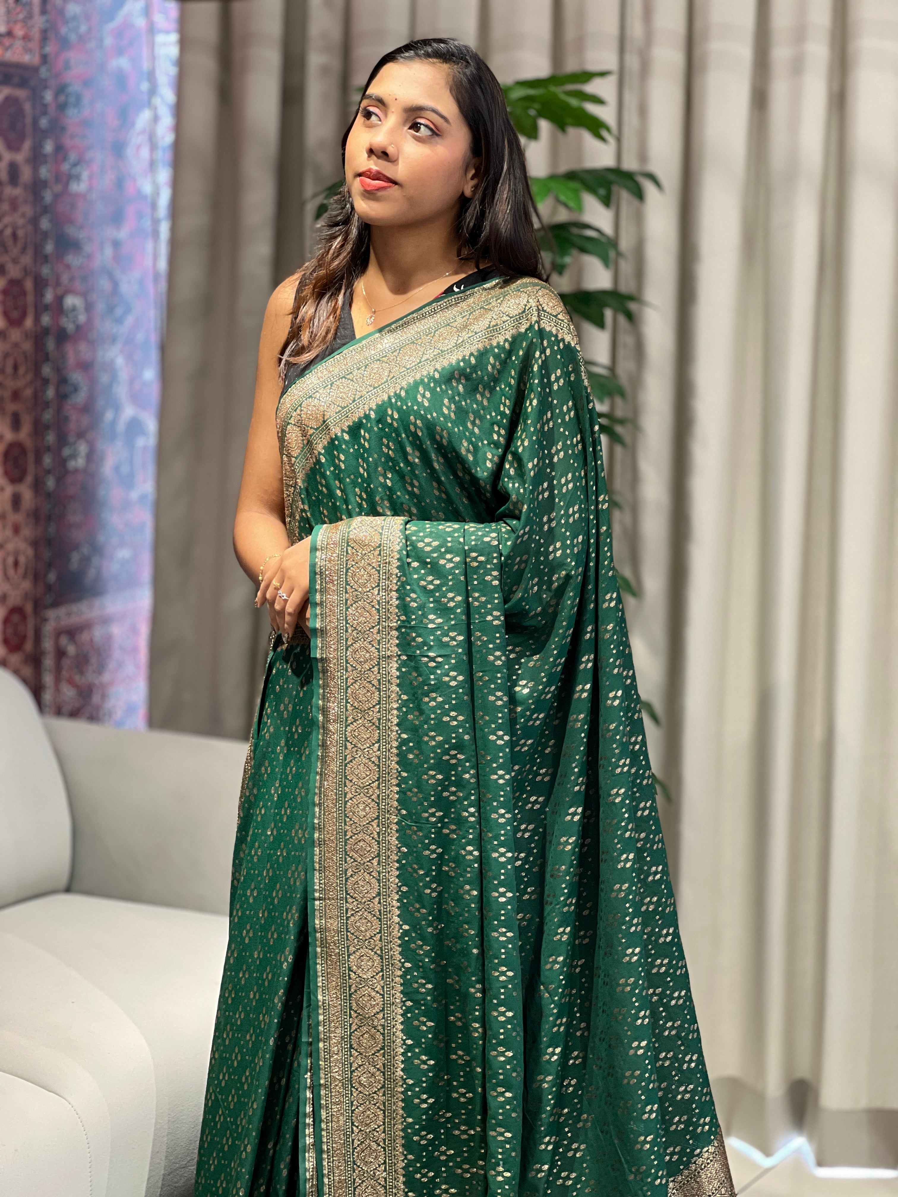 Zari And Thread Woven Georgette Banarasi Saree | YNG1059