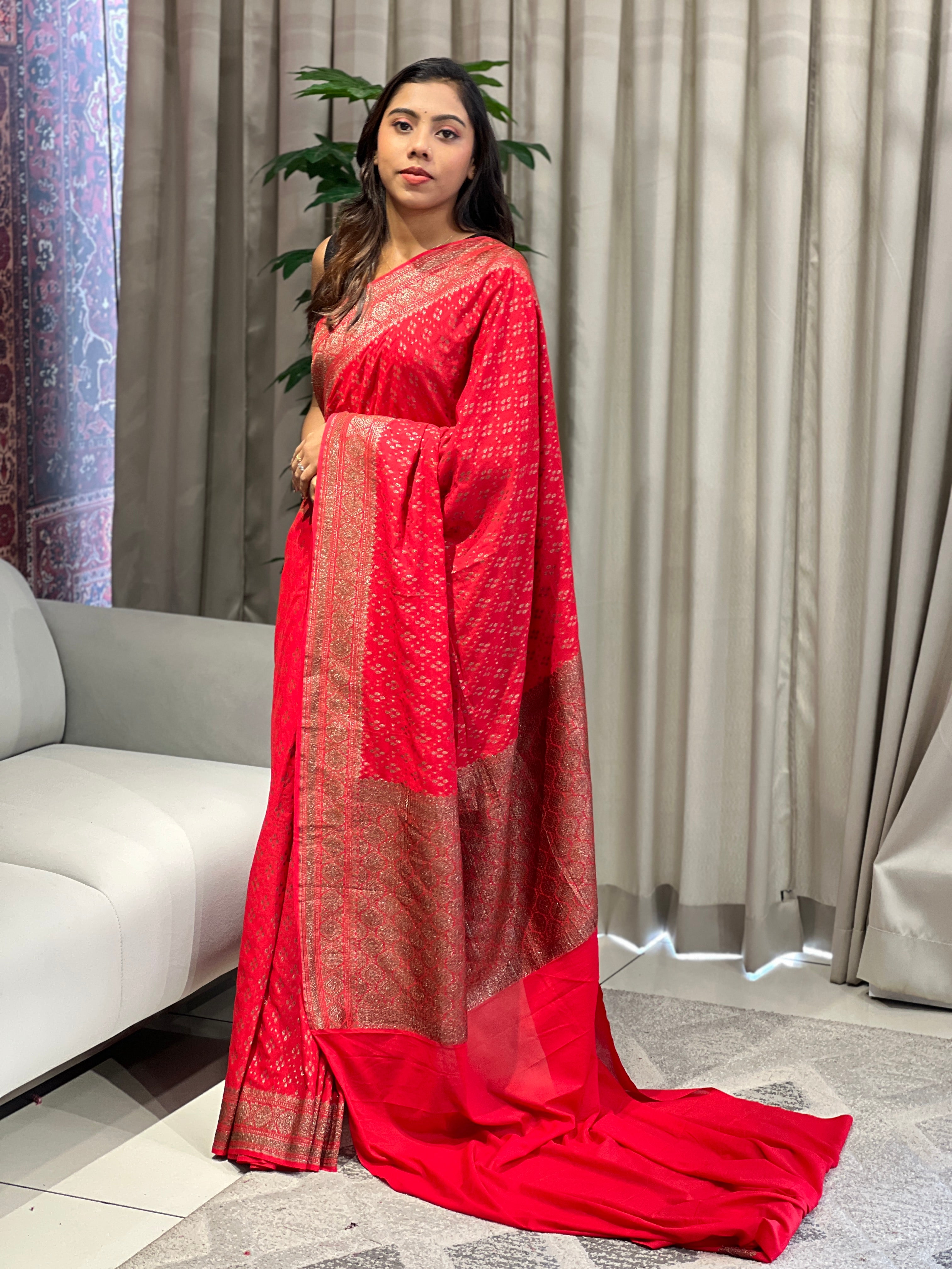 Zari And Thread Woven Georgette Banarasi Saree | YNG1060