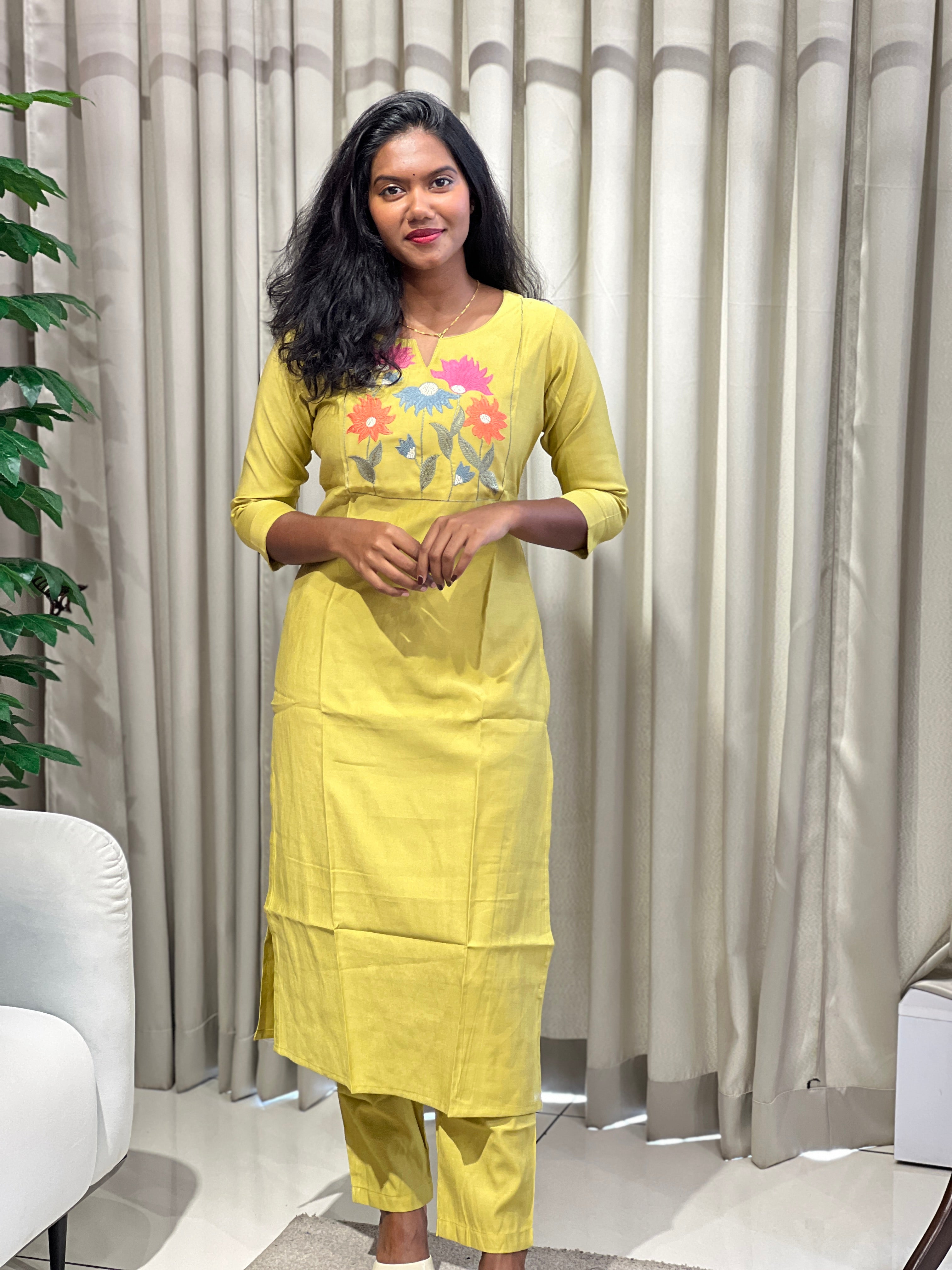 Machine Embroidery Detailed Rayon Kurta Set | SRF155