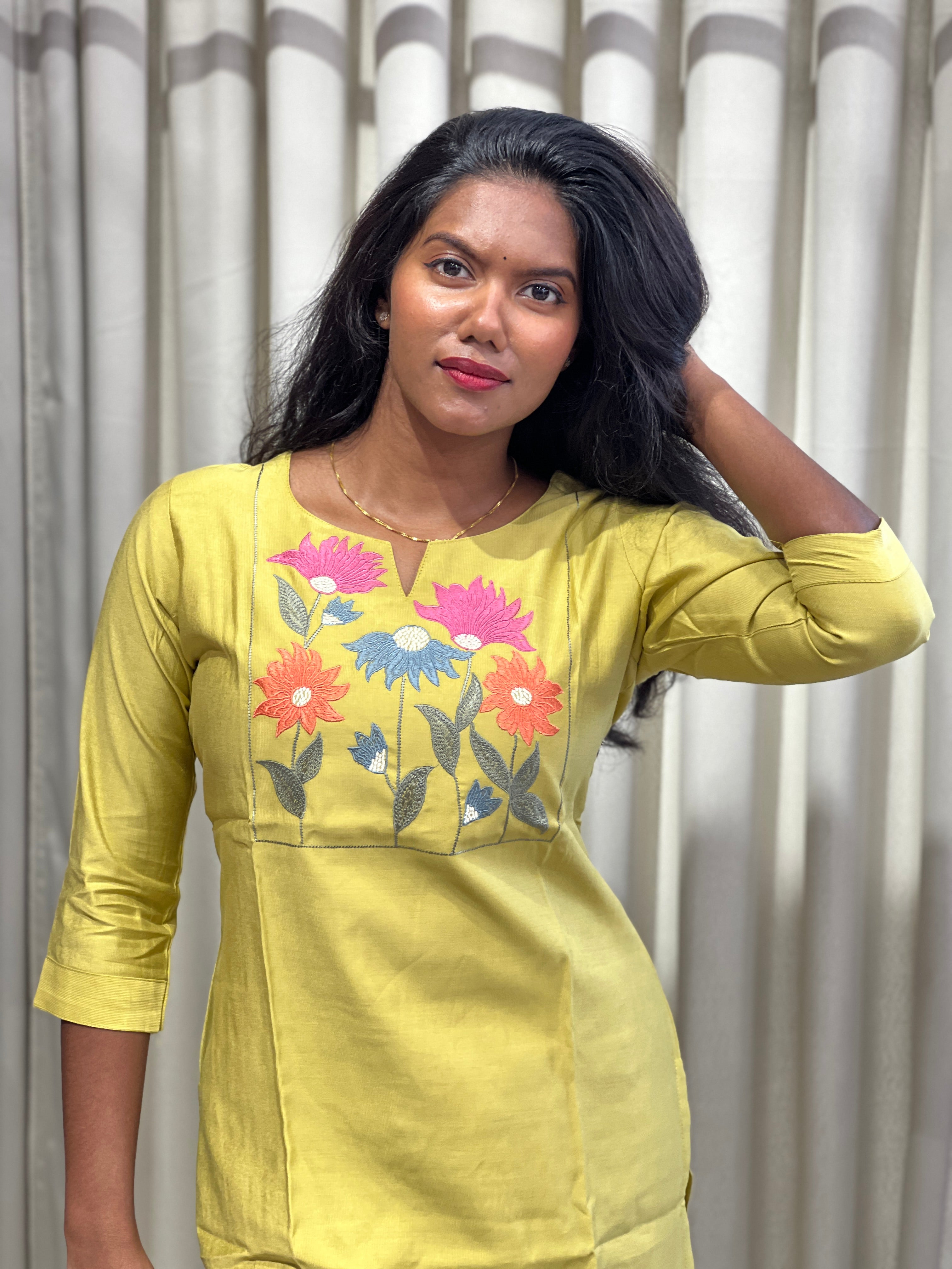 Machine Embroidery Detailed Rayon Kurta Set | SRF155