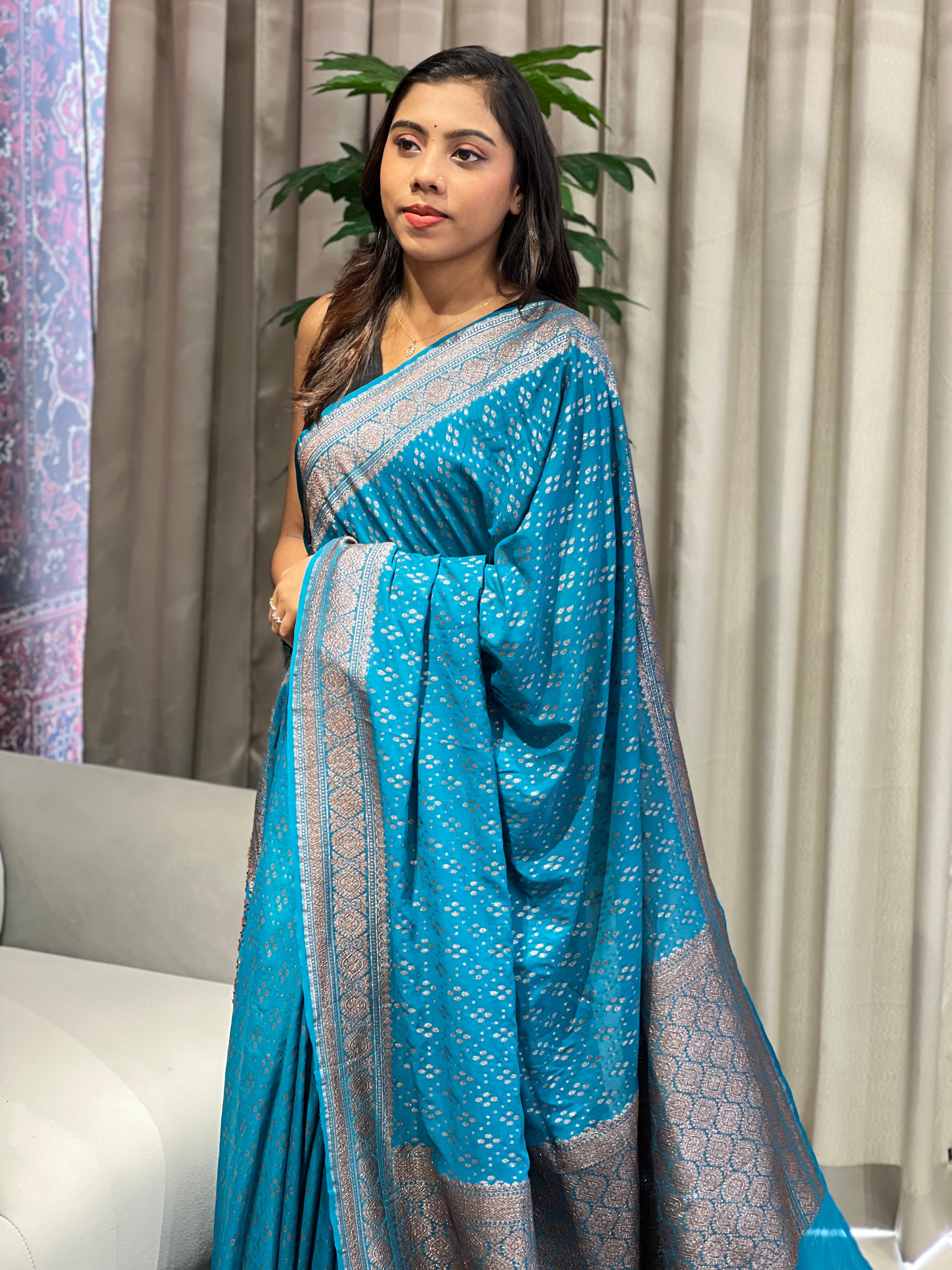 Zari And Thread Woven Georgette Banarasi Saree | YNG1063