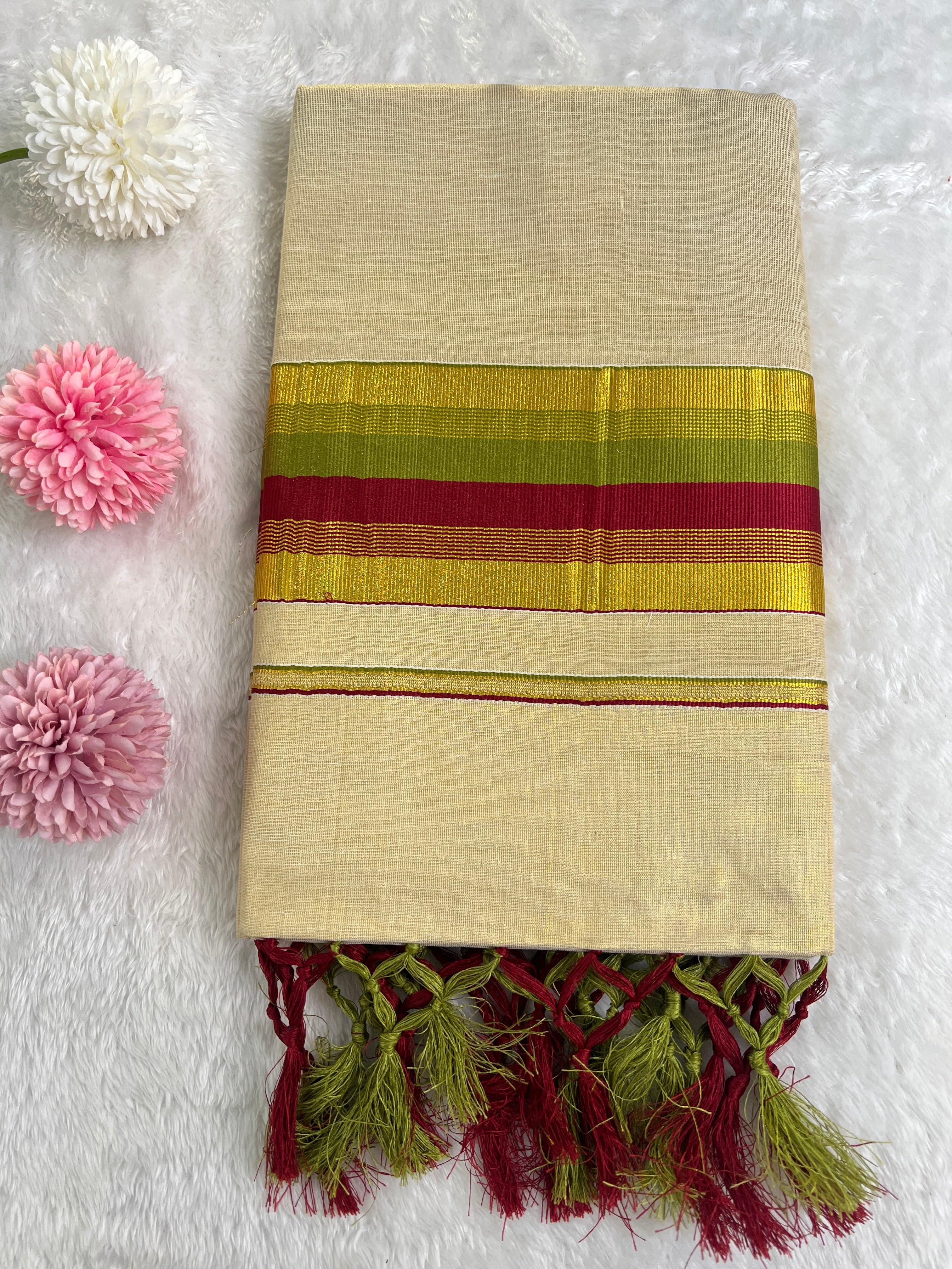Golden Kasavu Pattern Tissue Set Mundu | GAT486