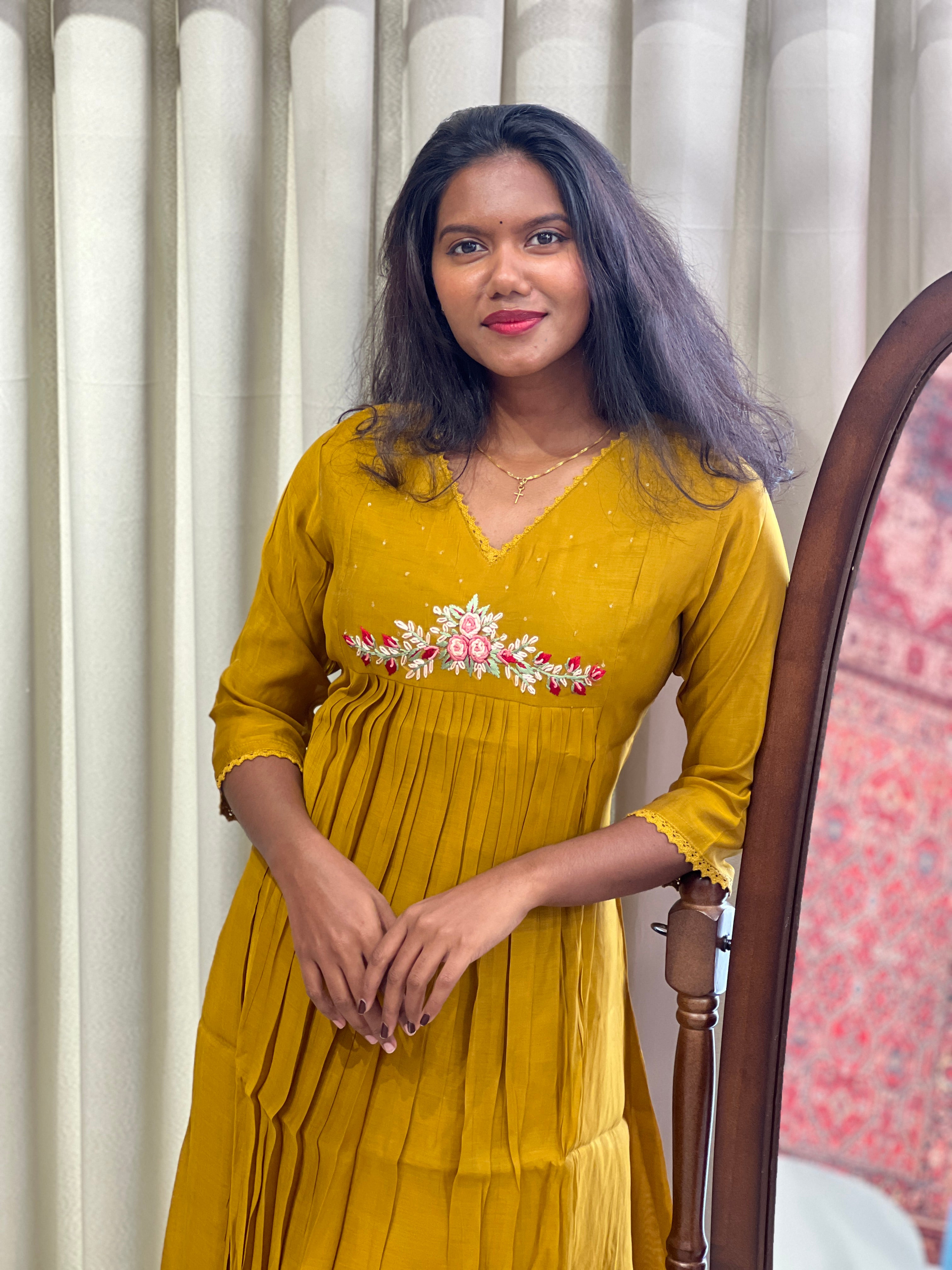 Floral Embroidery Detailed Mul Chanderi Kurta Set | SRF145