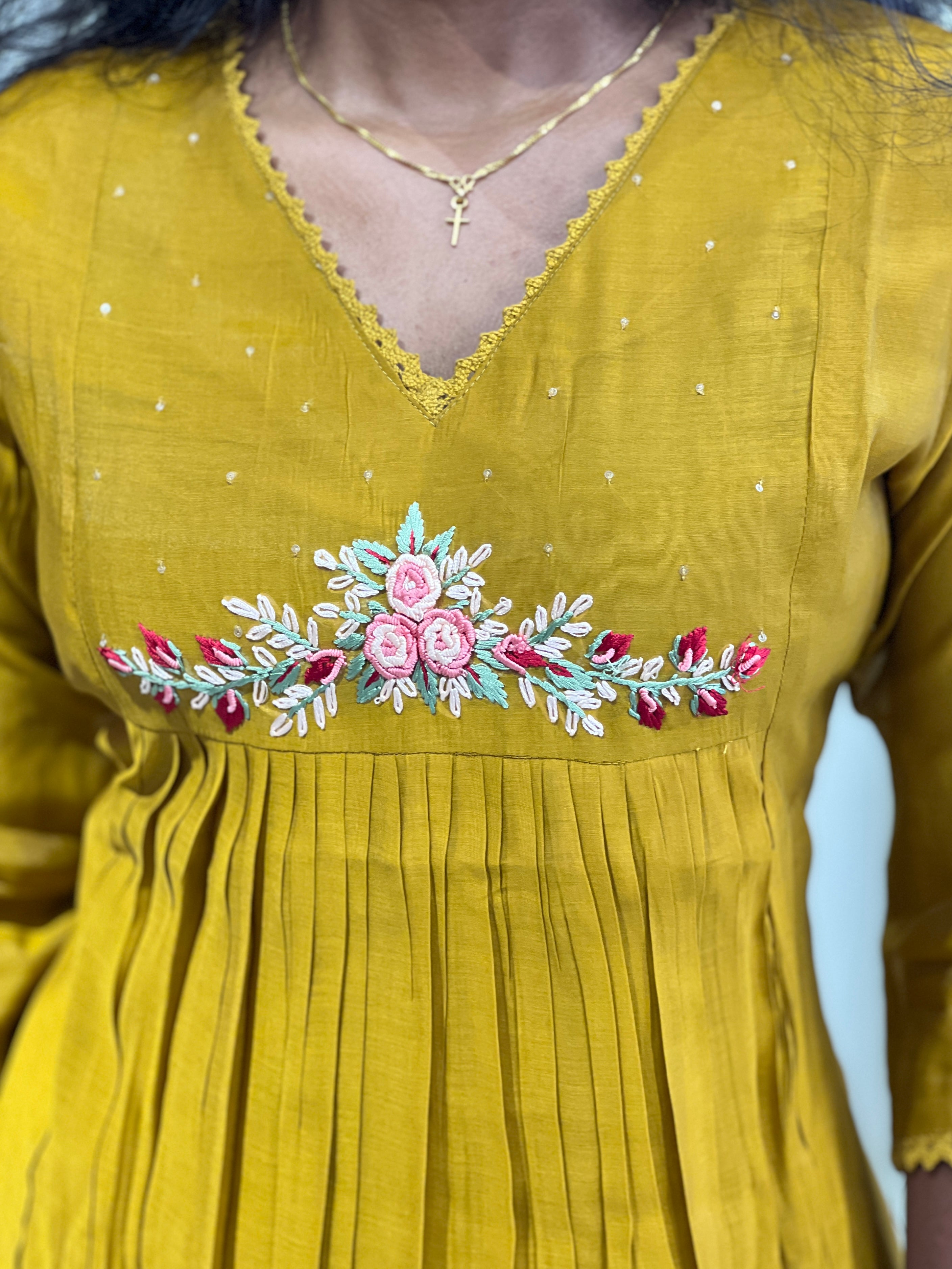 Floral Embroidery Detailed Mul Chanderi Kurta Set | SRF145