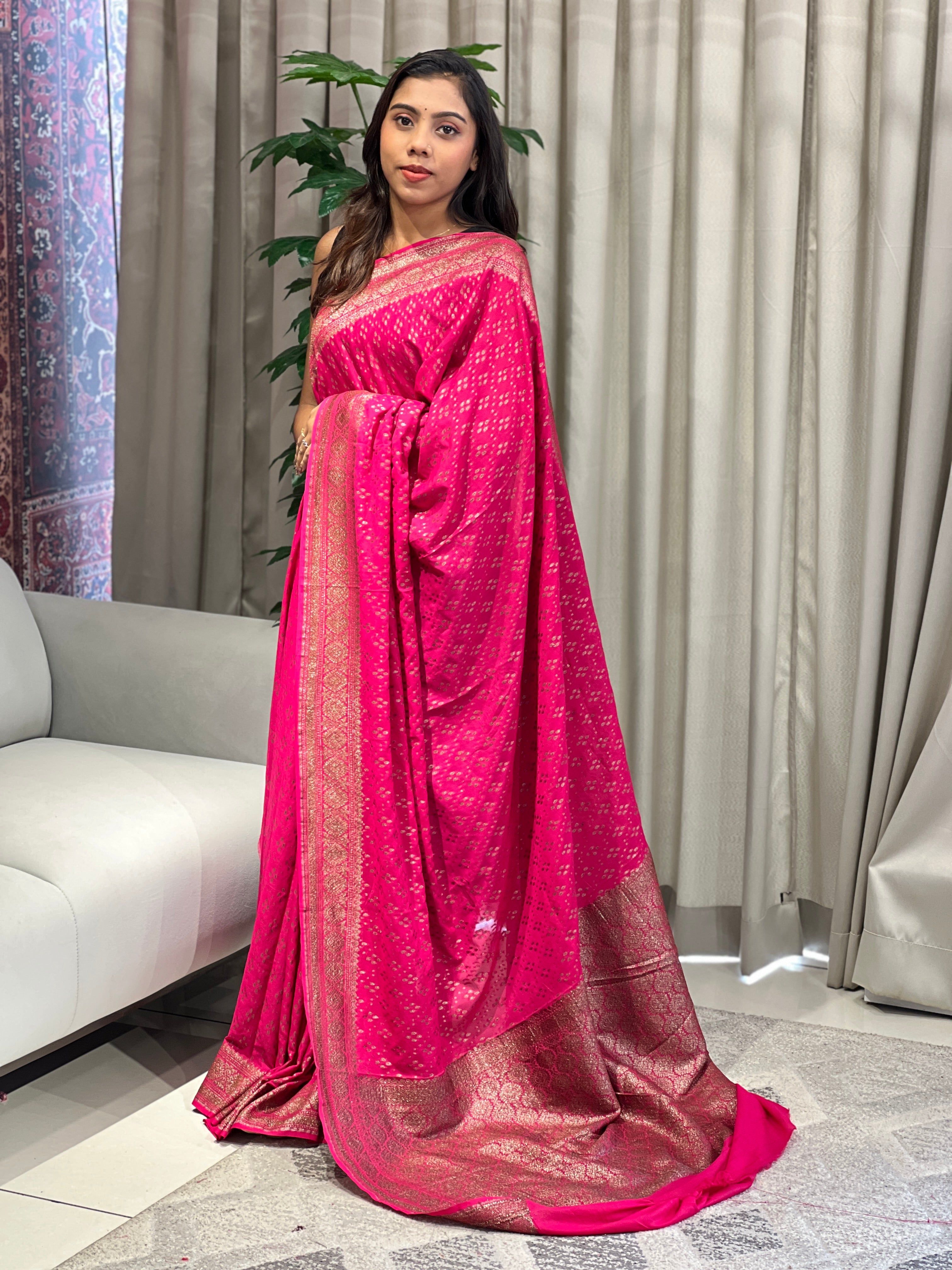 Zari And Thread Woven Georgette Banarasi Saree | YNG1062