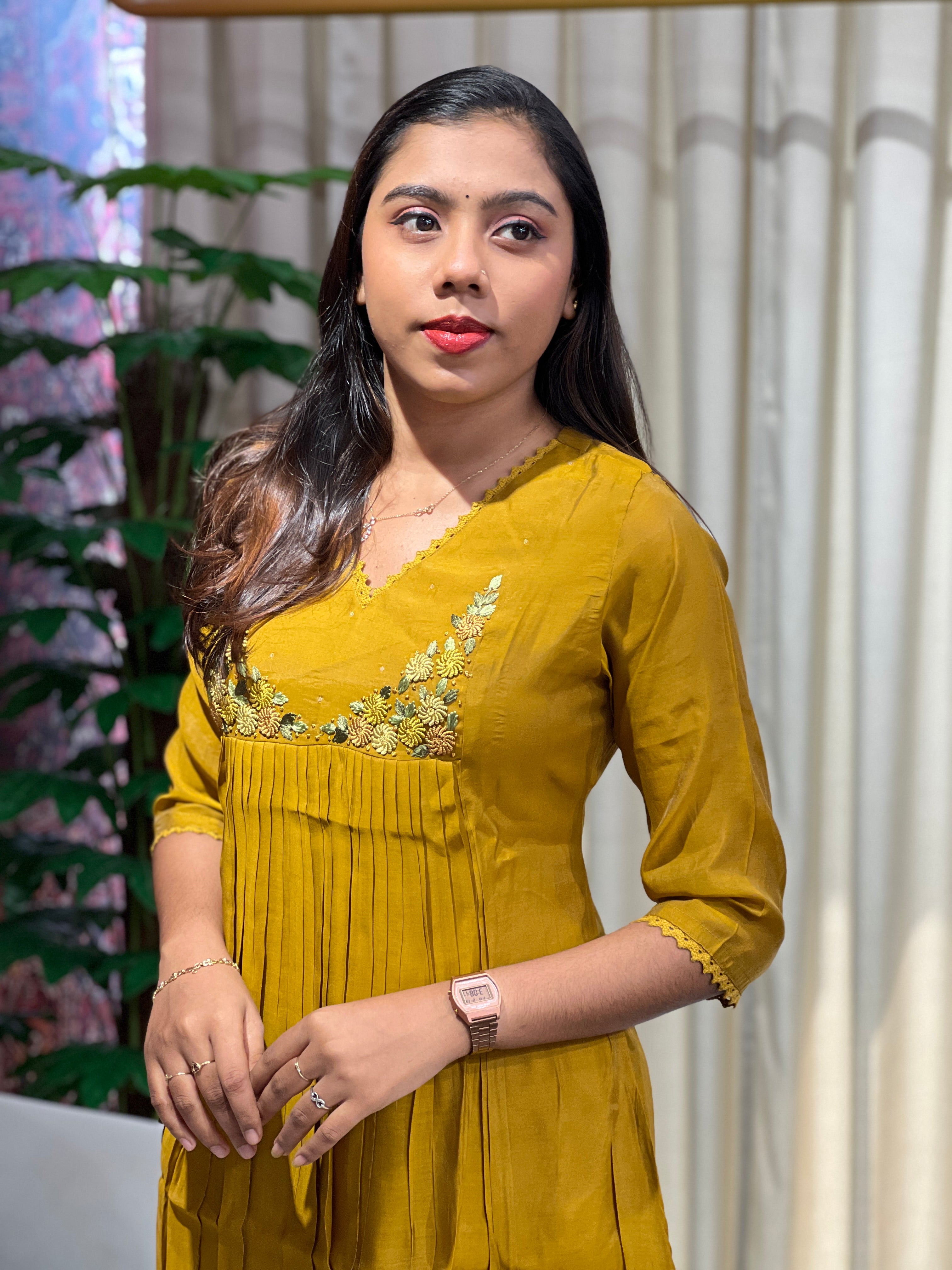 Hand Embroidery Detailed Mul Chanderi Kurta Set | SRF143