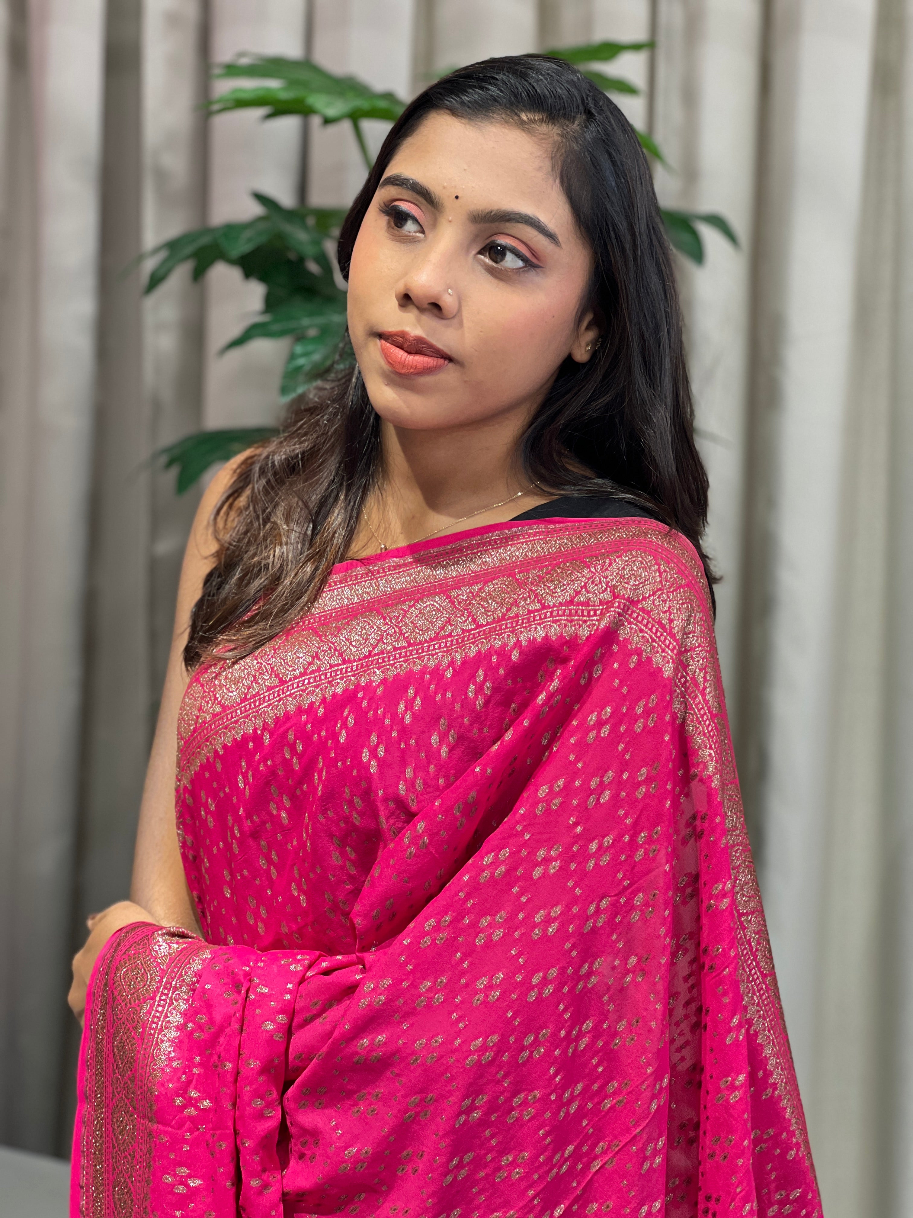 Zari And Thread Woven Georgette Banarasi Saree | YNG1062