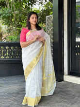 Lucknowi Embroidery & Banarasi Weaved Pattern Organza Saree | AL147