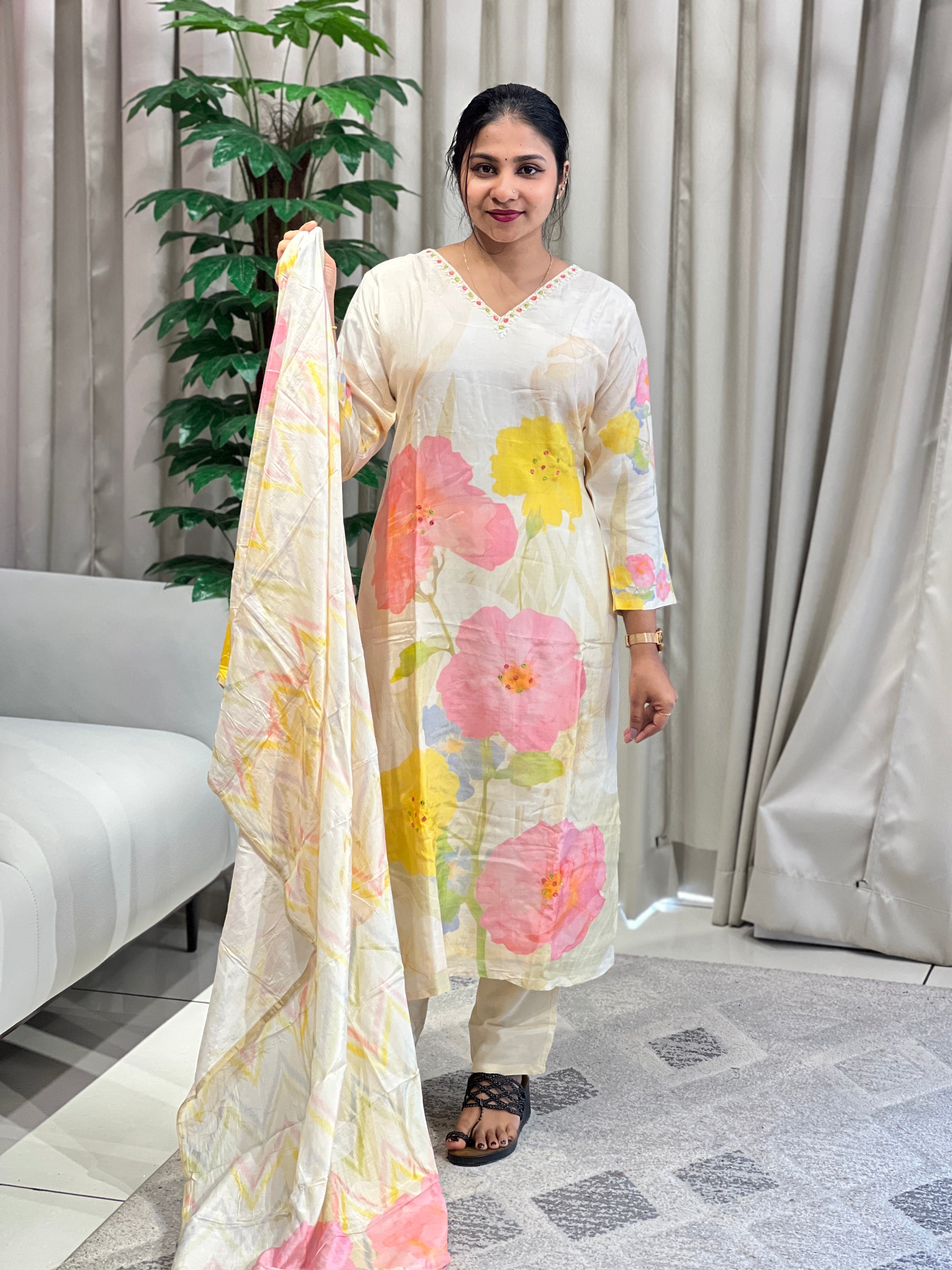 Floral Printed Muslin Finish Kurta Set | FW369
