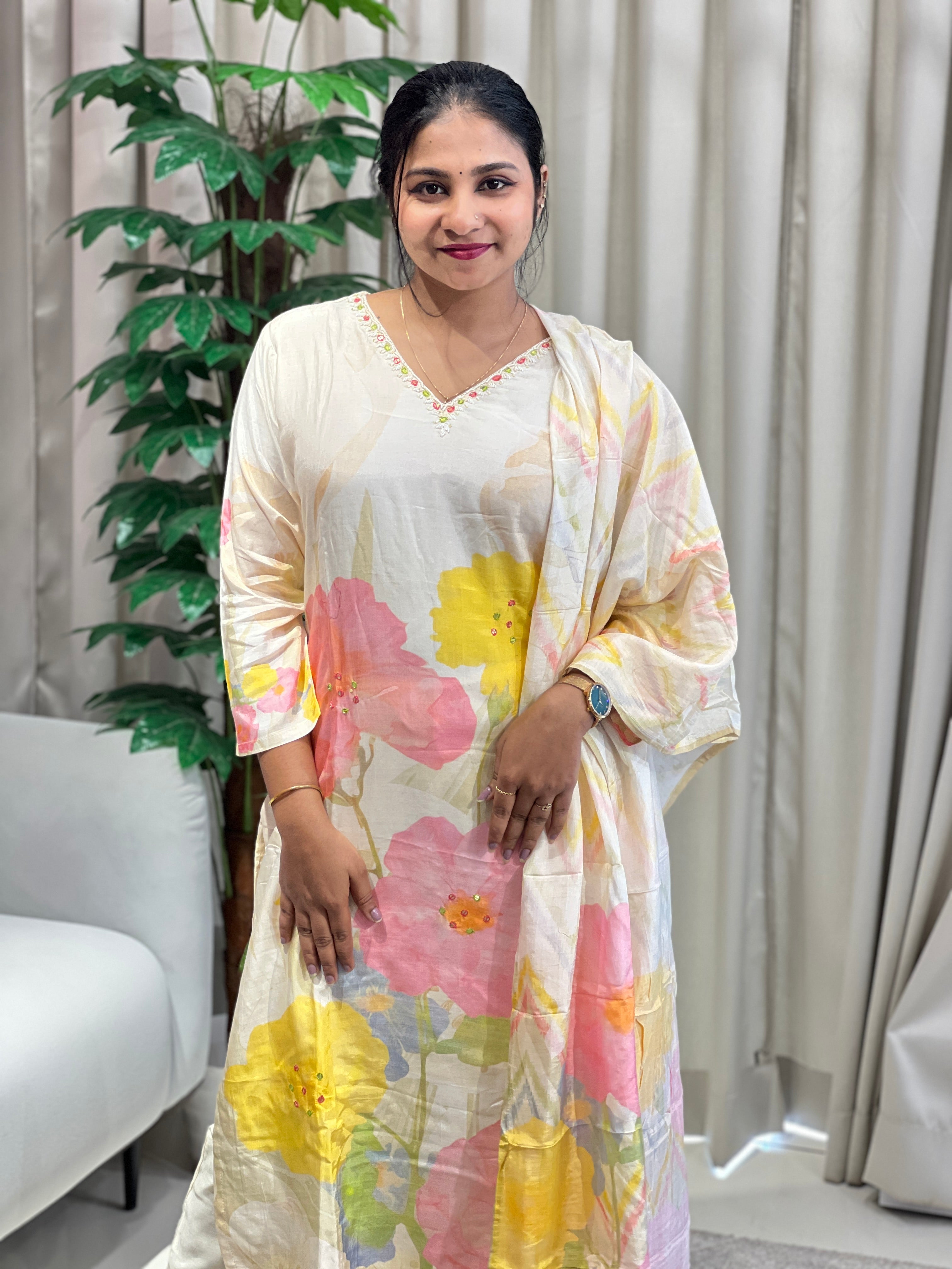 Floral Printed Muslin Finish Kurta Set | FW369