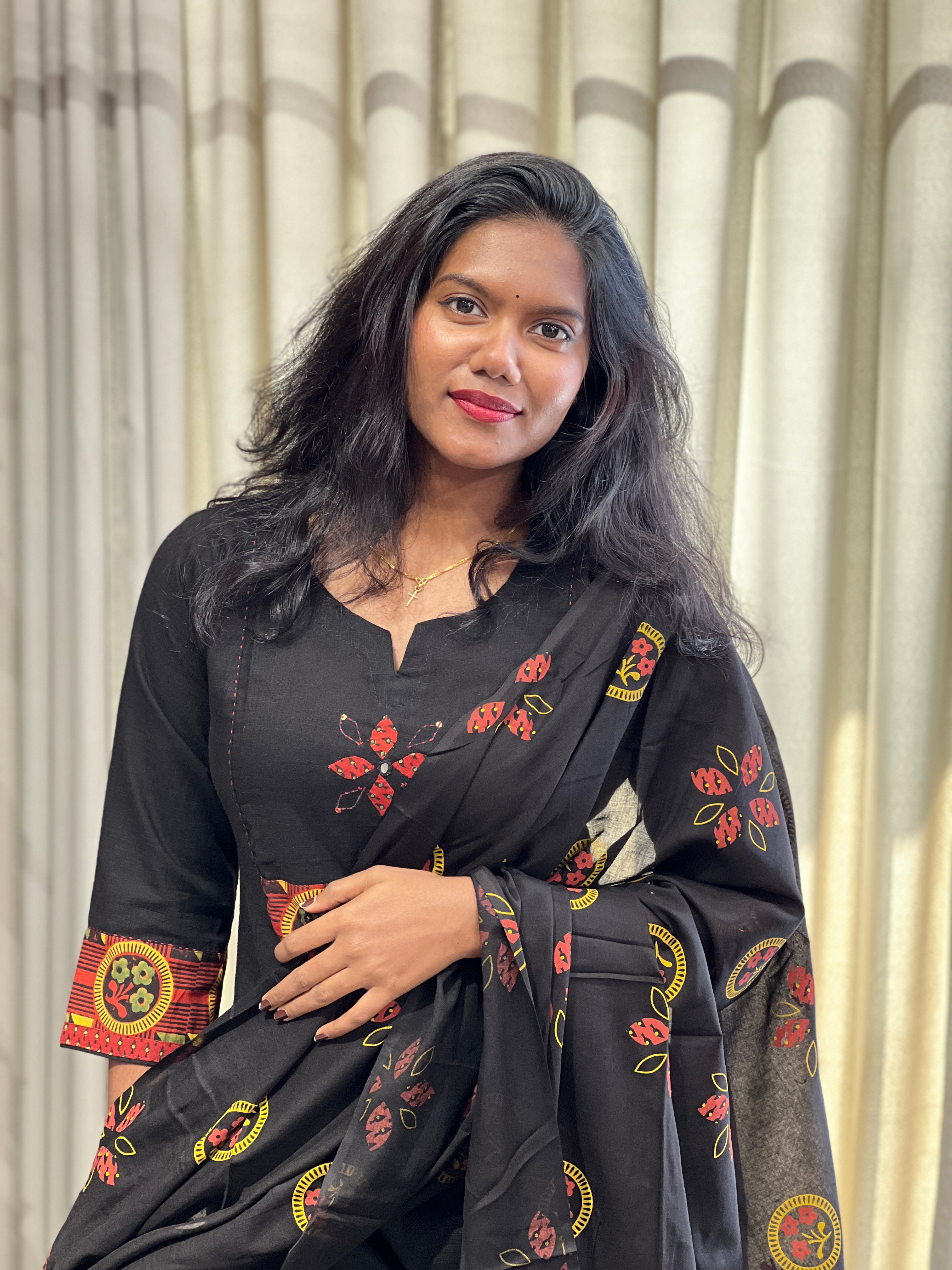 Patch Work Detailed Linen Cotton Kurta Set | SRF161