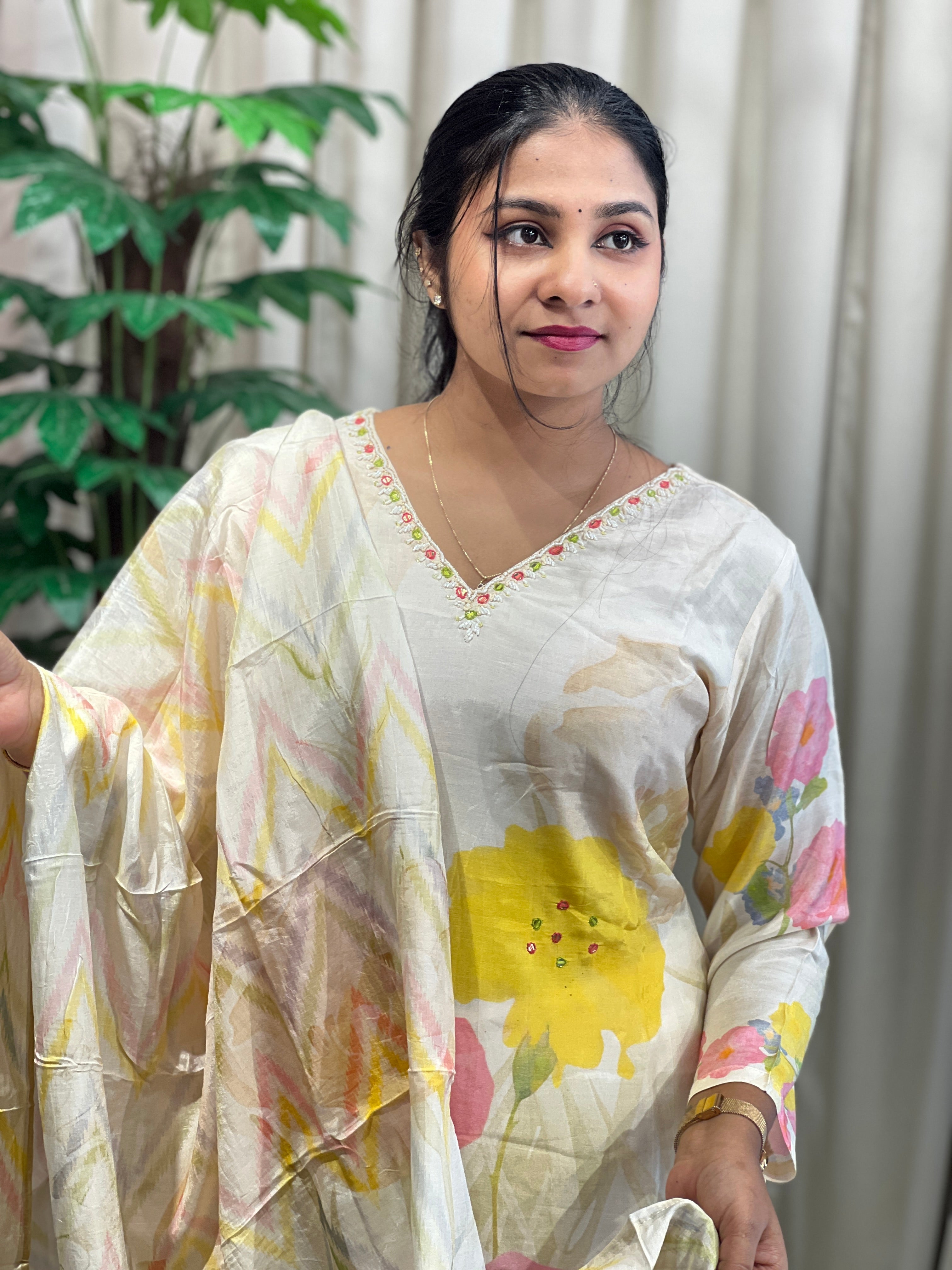 Floral Printed Muslin Finish Kurta Set | FW369