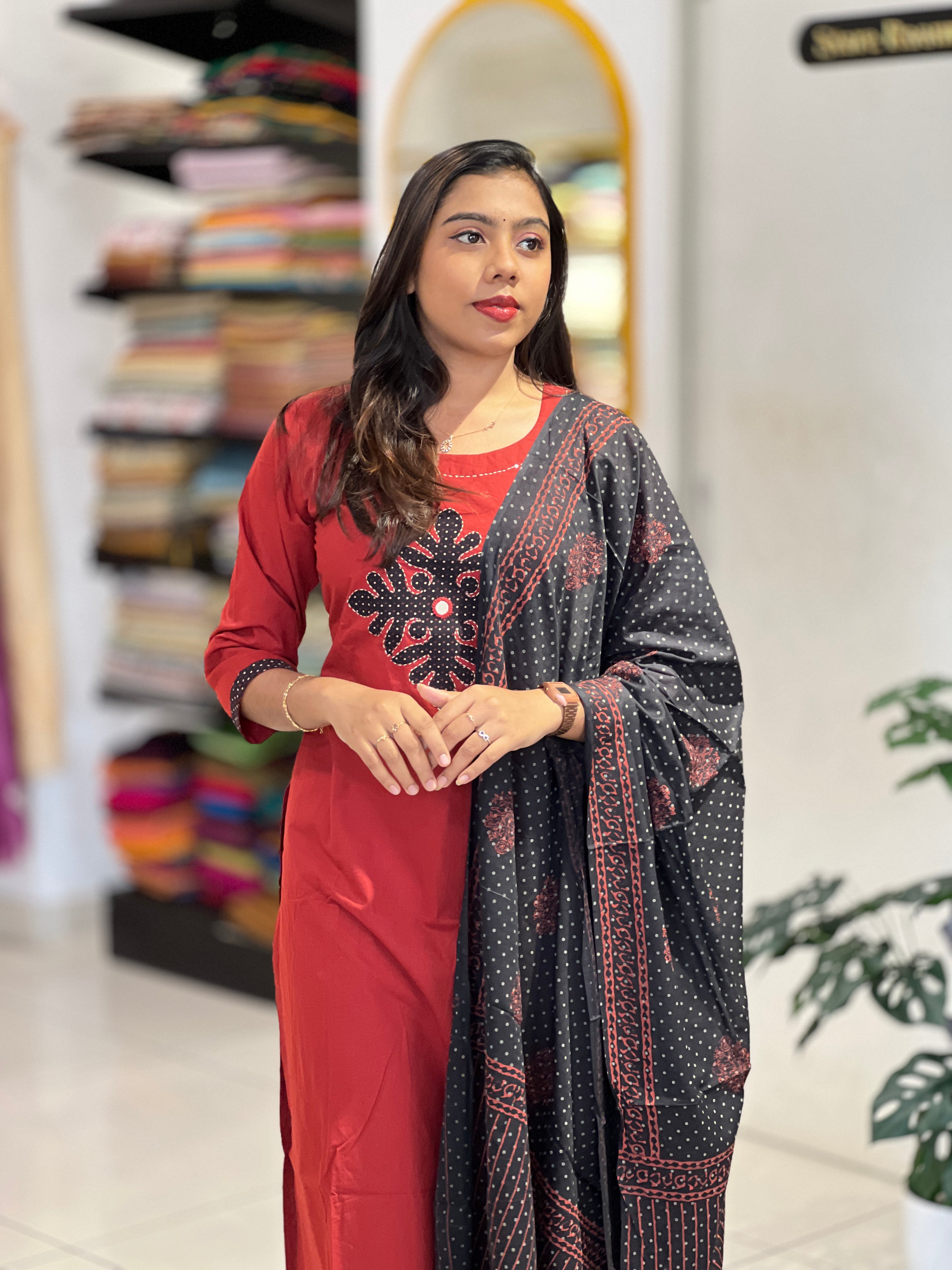 Printed Applique Detailed Cotton Kurta Set | SRF157