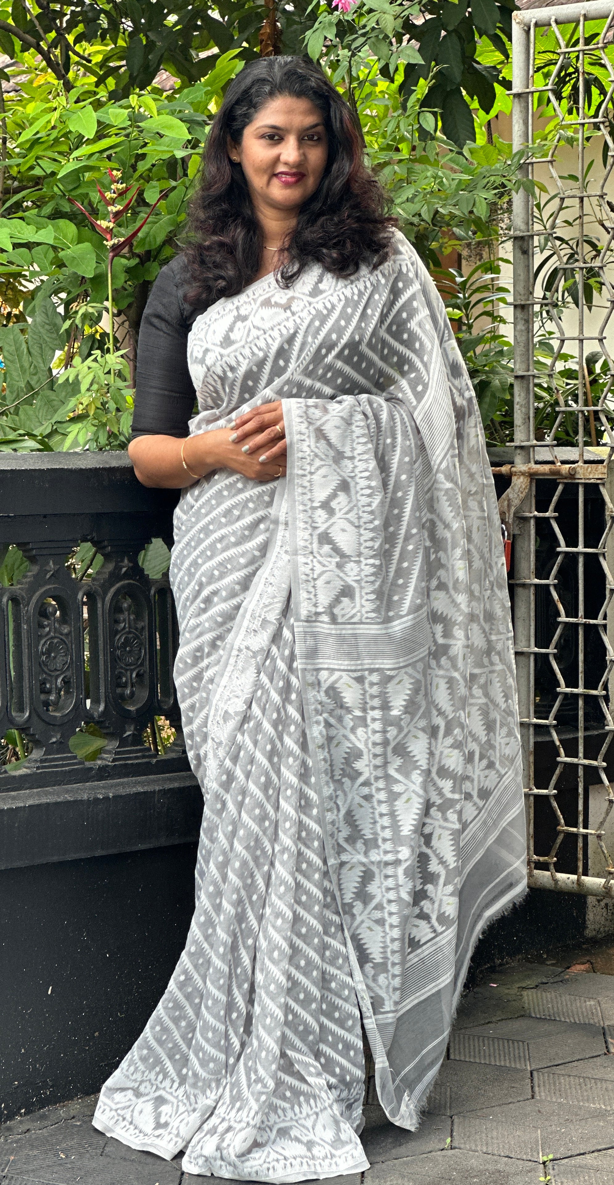 Jamdani Weaving Pattern Blended Cotton Saree | RP338