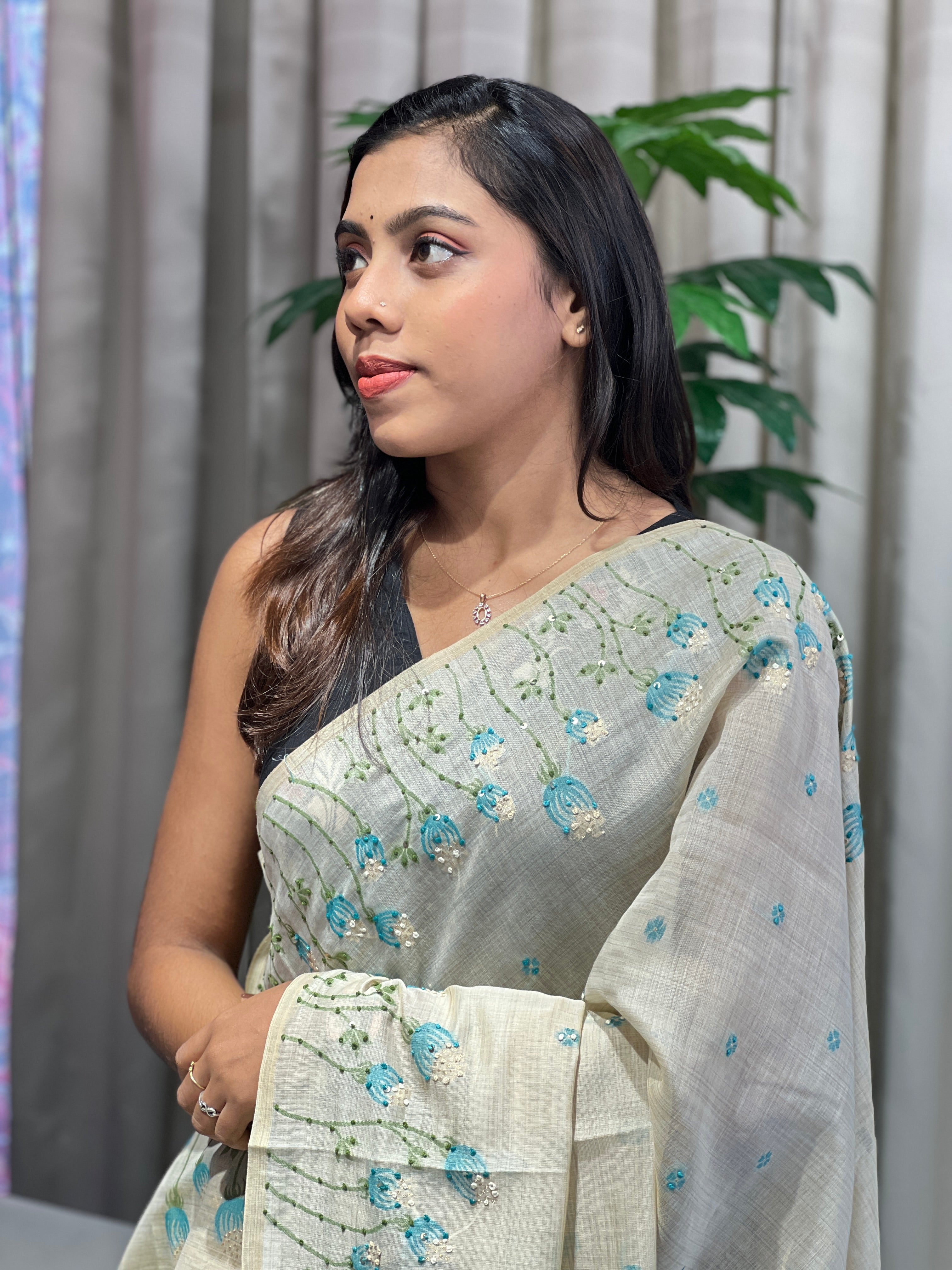 Floral Jamdani Woven Chanderi Saree | BLD1943