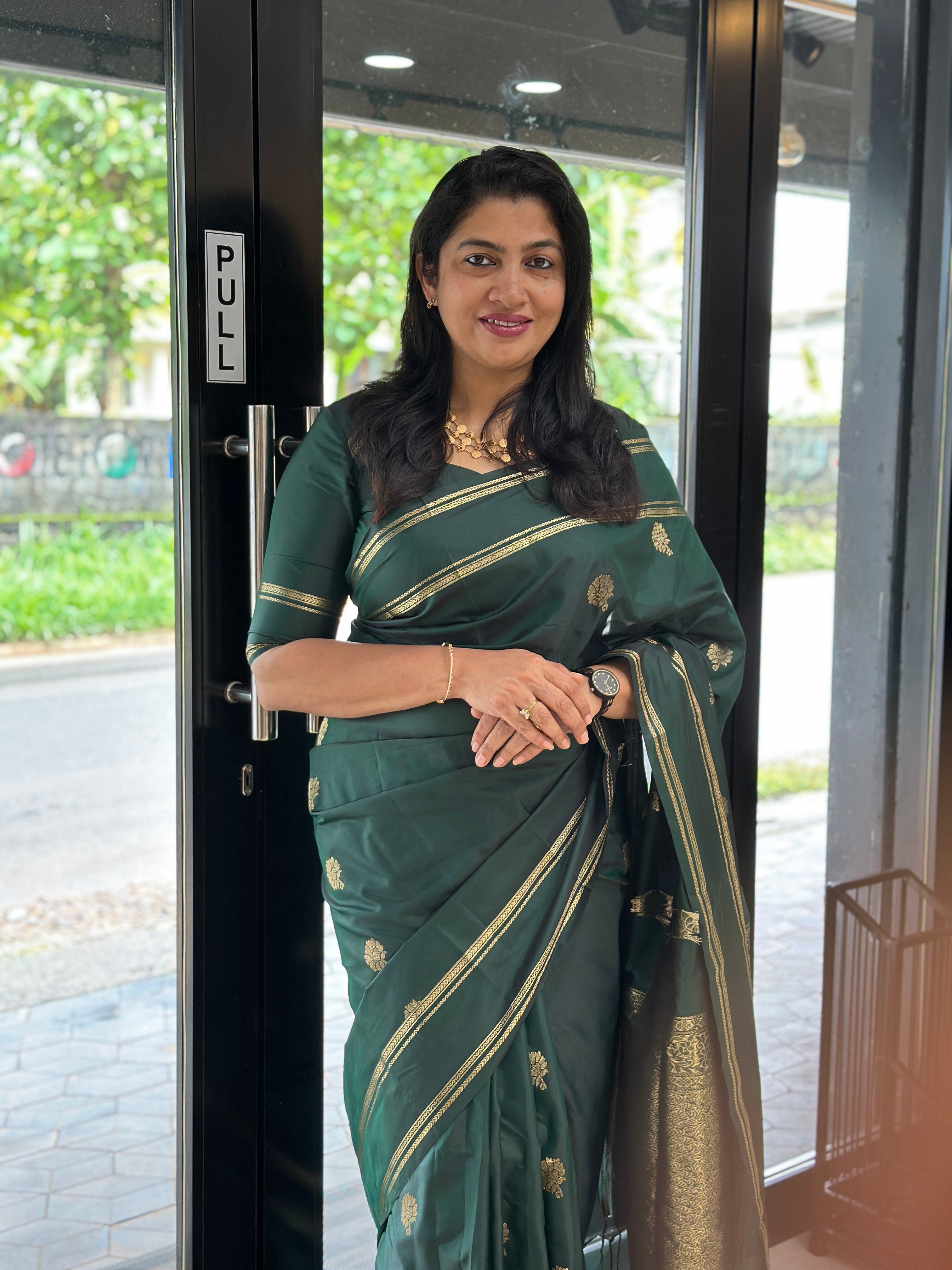 Traditional Rettapet Pattern With Floral Buti Elegance | LPR121