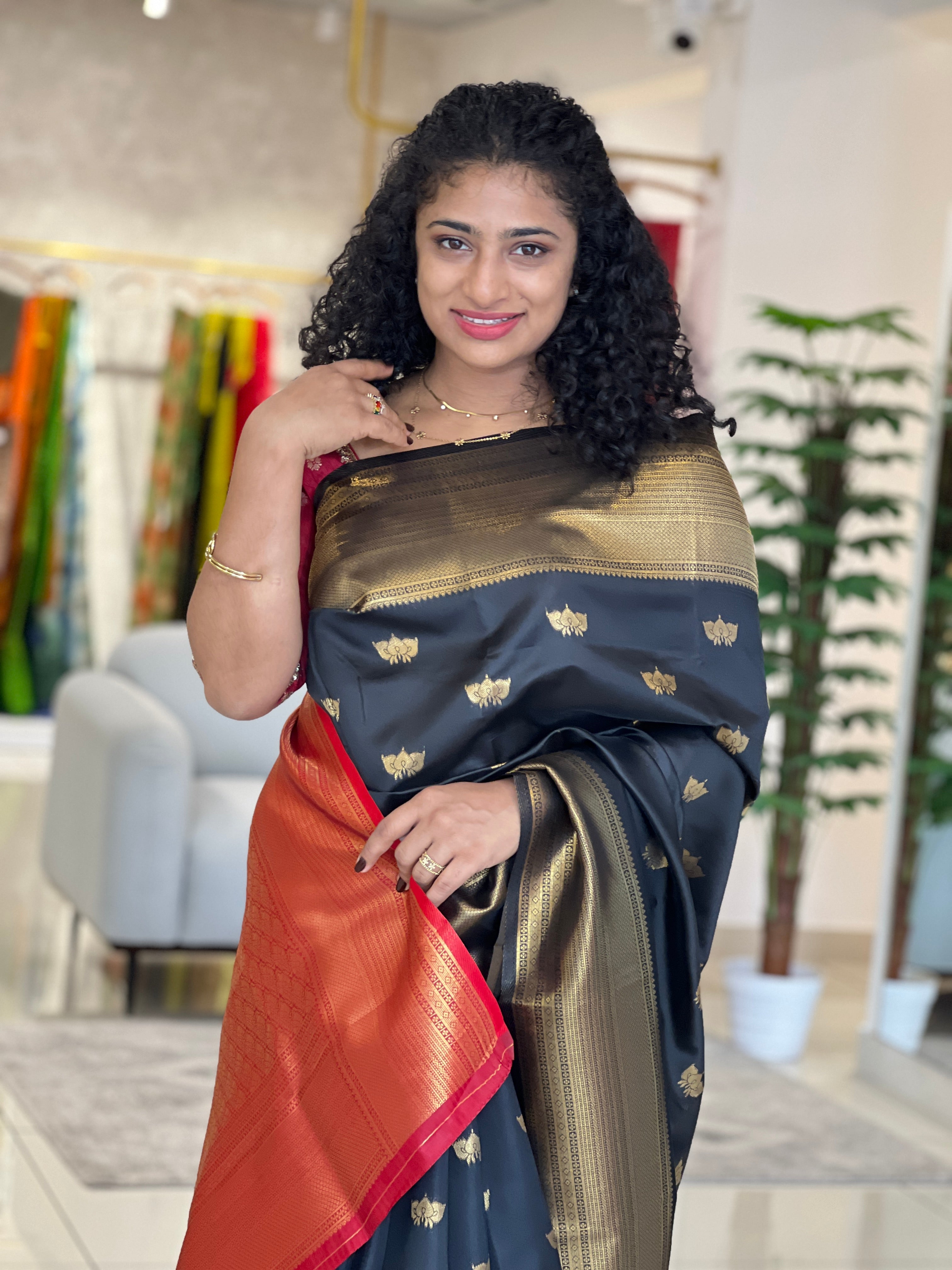 Golden Zari Weaved Semi Silk Saree | KF184
