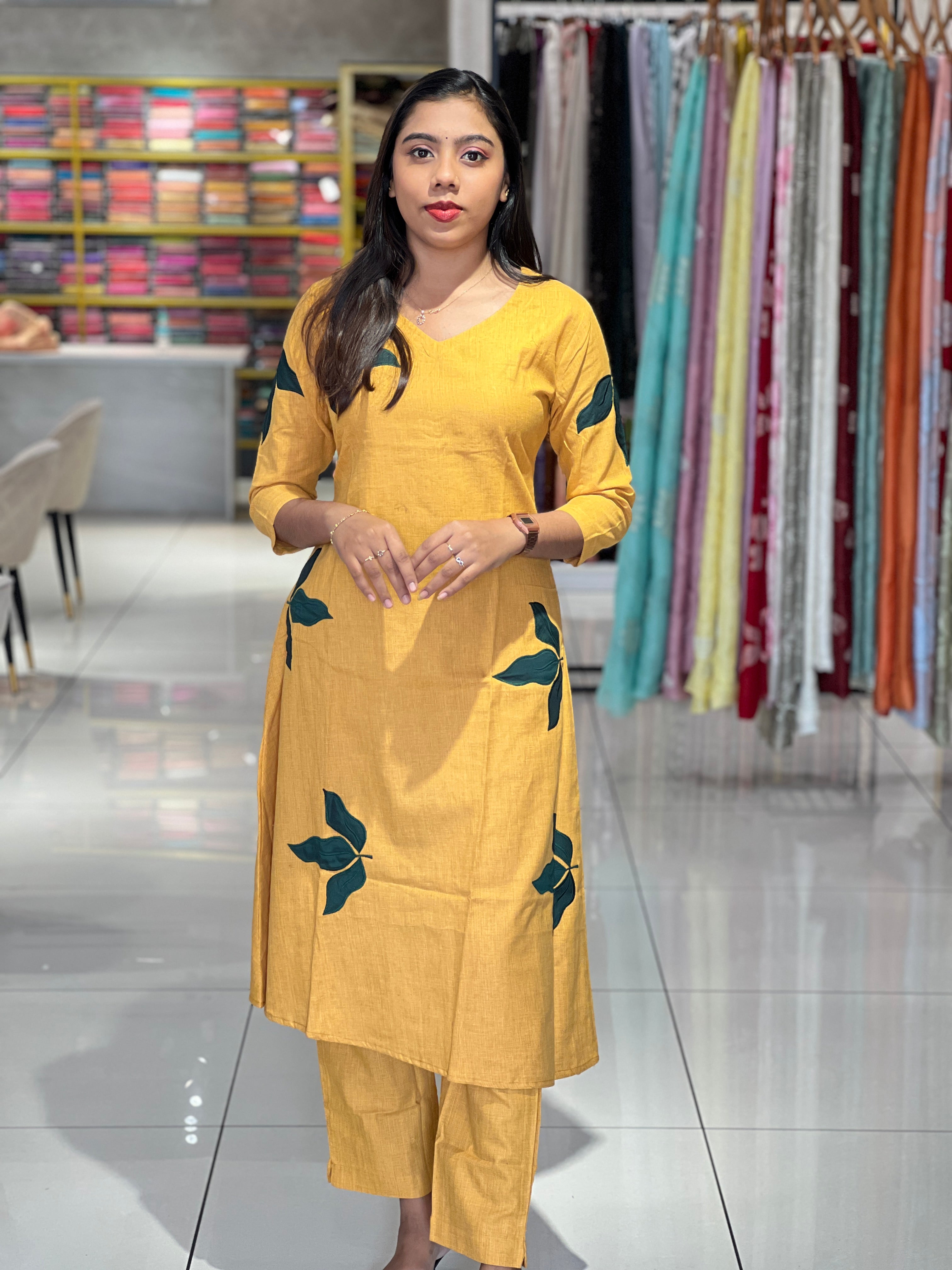 Leaf Applique Detailed Linen Cotton Kurta Set | SRF185
