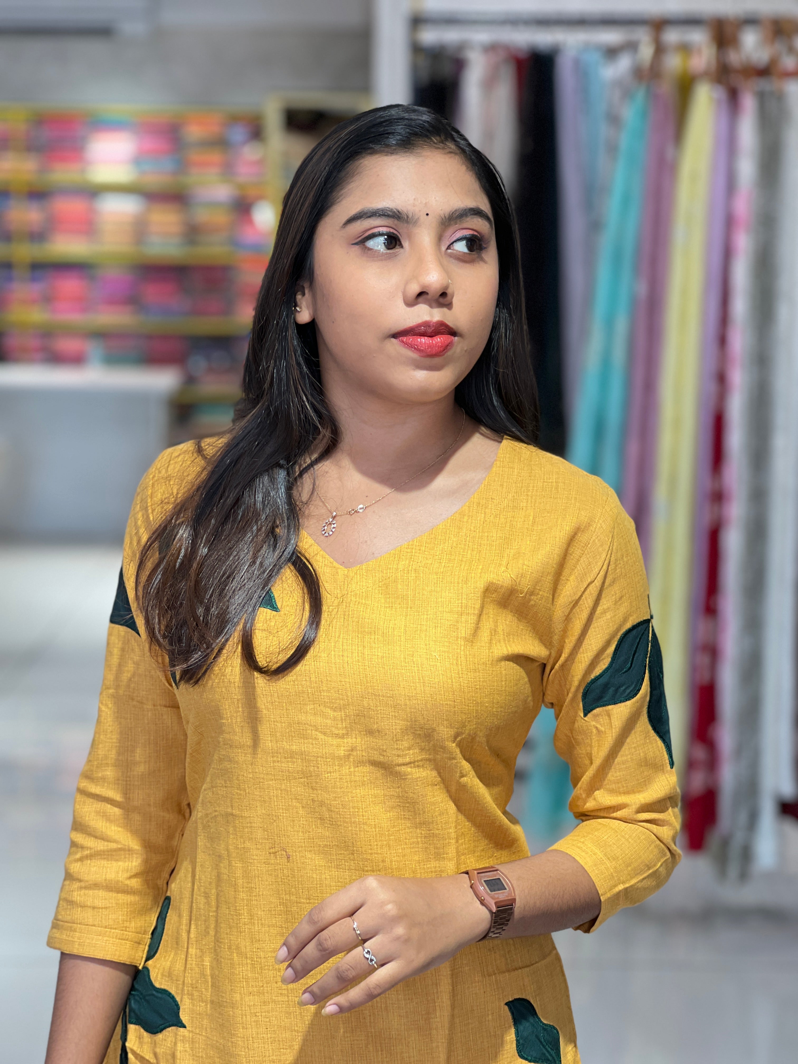 Leaf Applique Detailed Linen Cotton Kurta Set | SRF185
