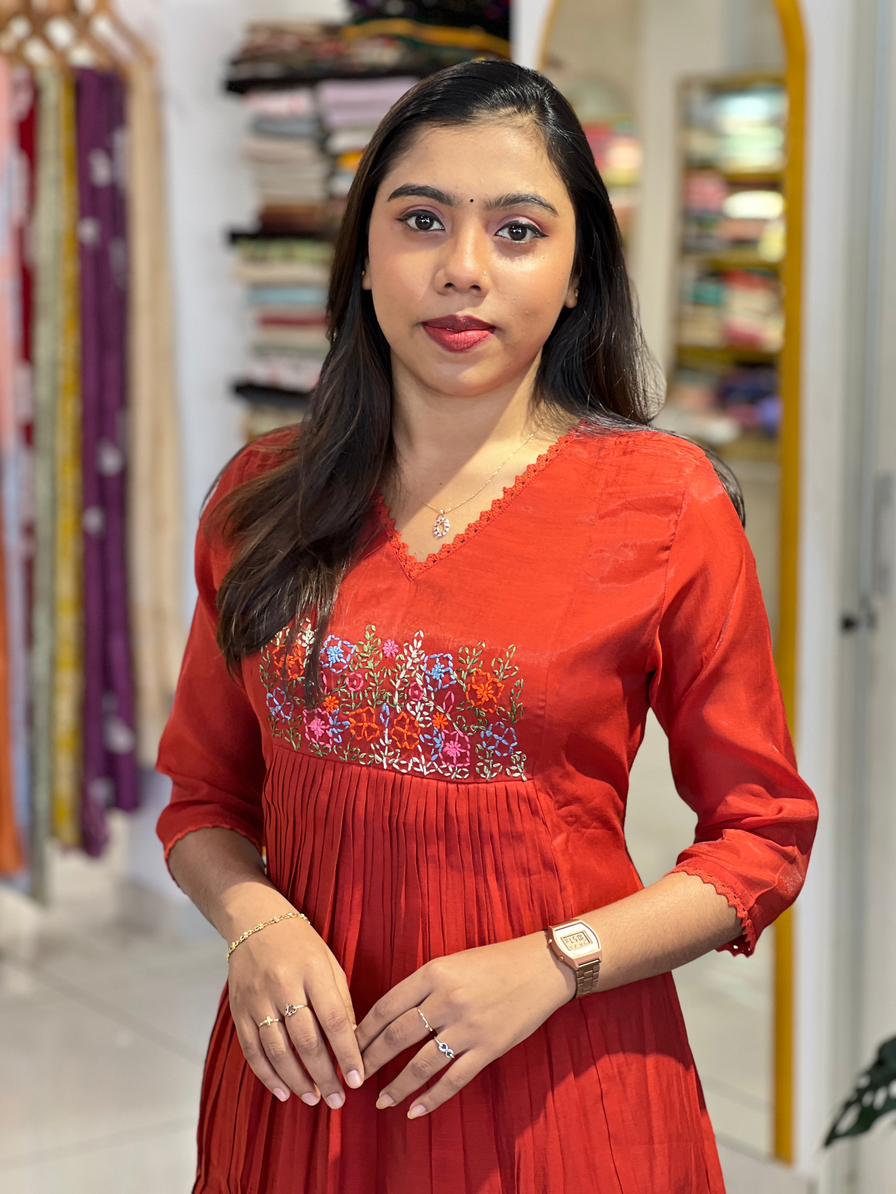 Embroidery Detailed Chanderi Finish Kurta Set | SRF153