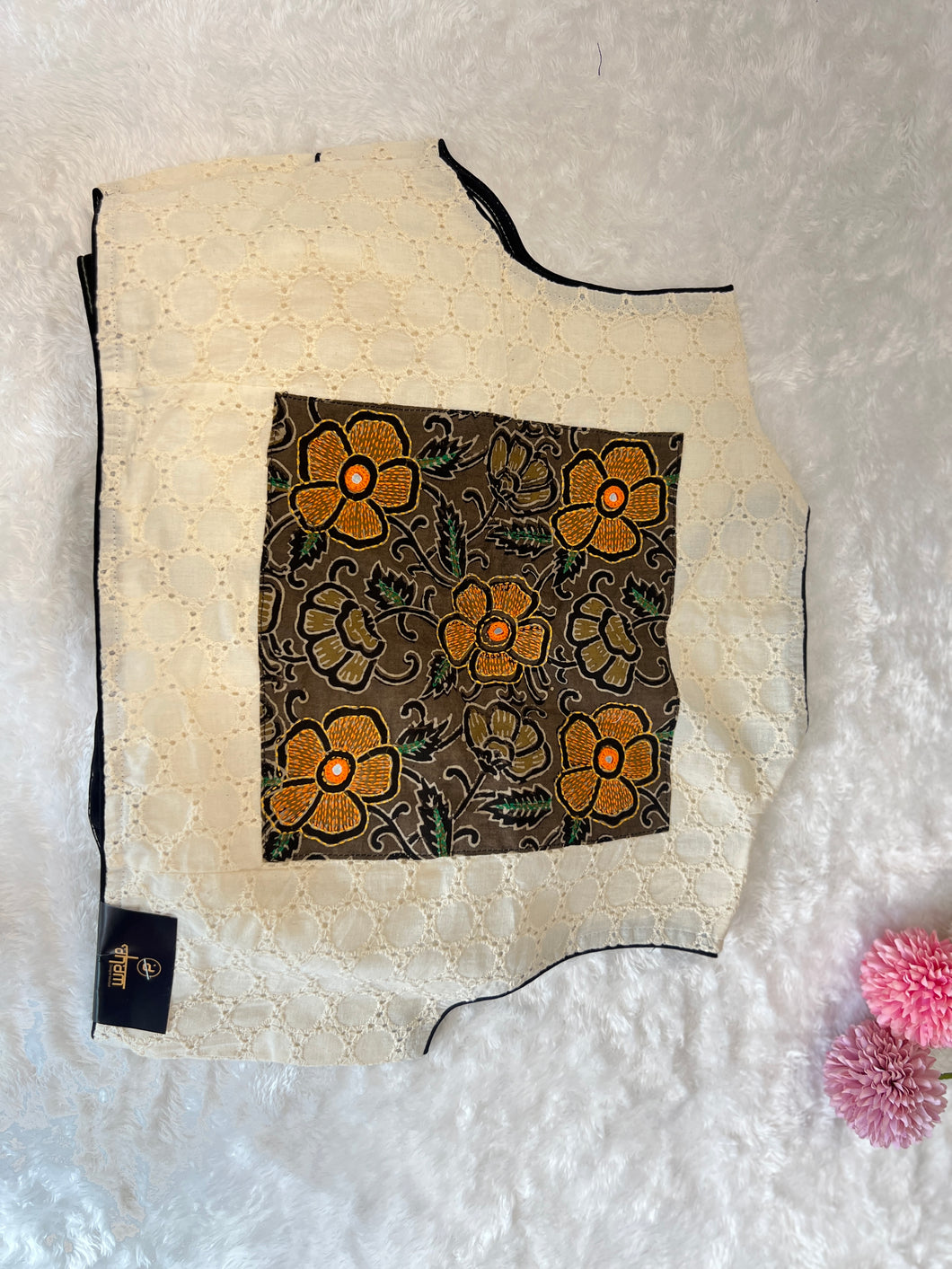 Print With Embroidery Patch Detailed Hakoba Stitched Blouse | DNB129