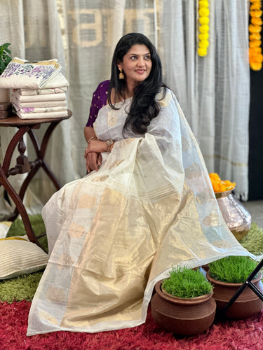 Floral Butta Weaved Pure Cotton Saree | HT262