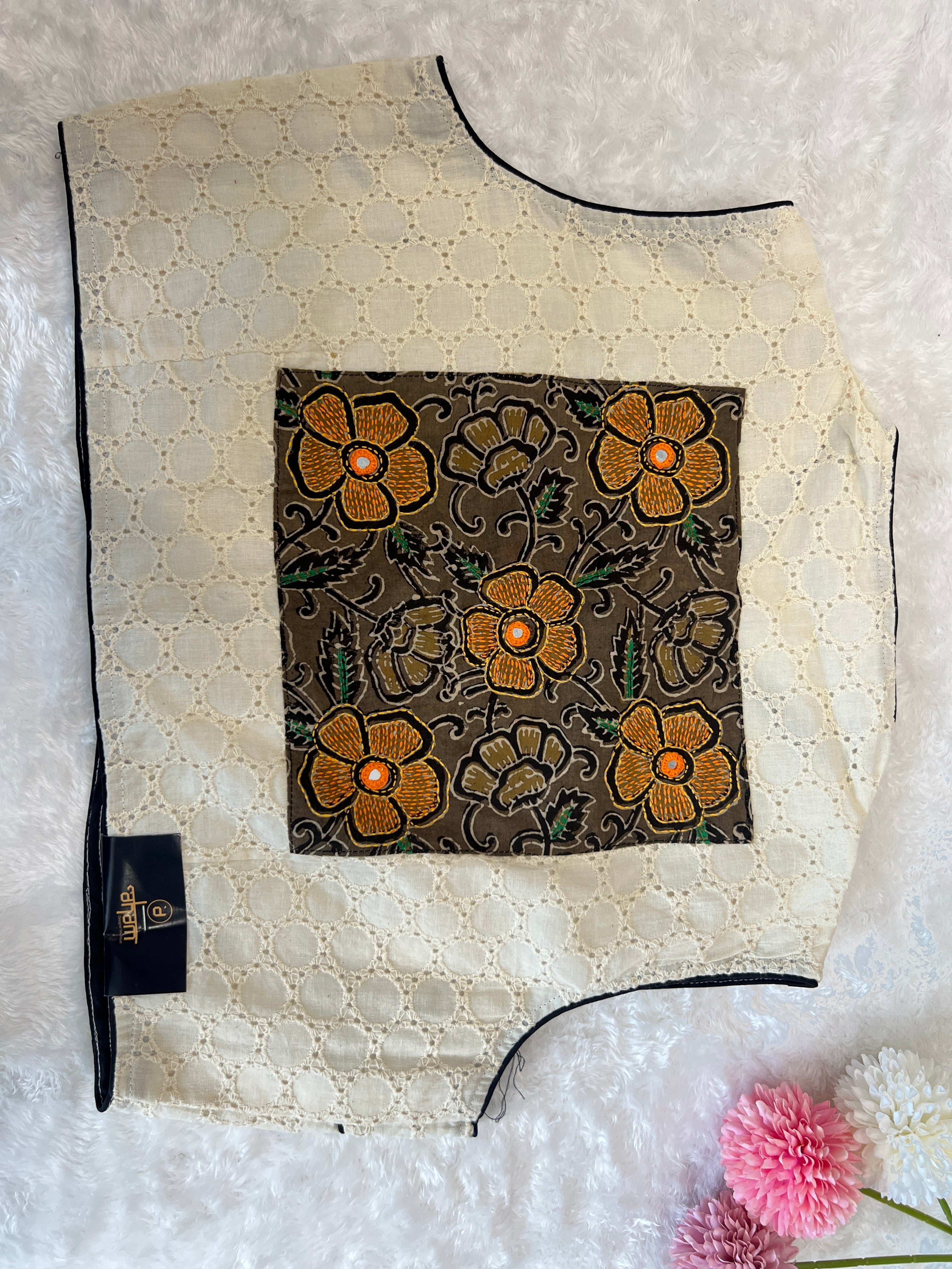 Print With Embroidery Patch Detailed Hakoba Stitched Blouse | DNB122