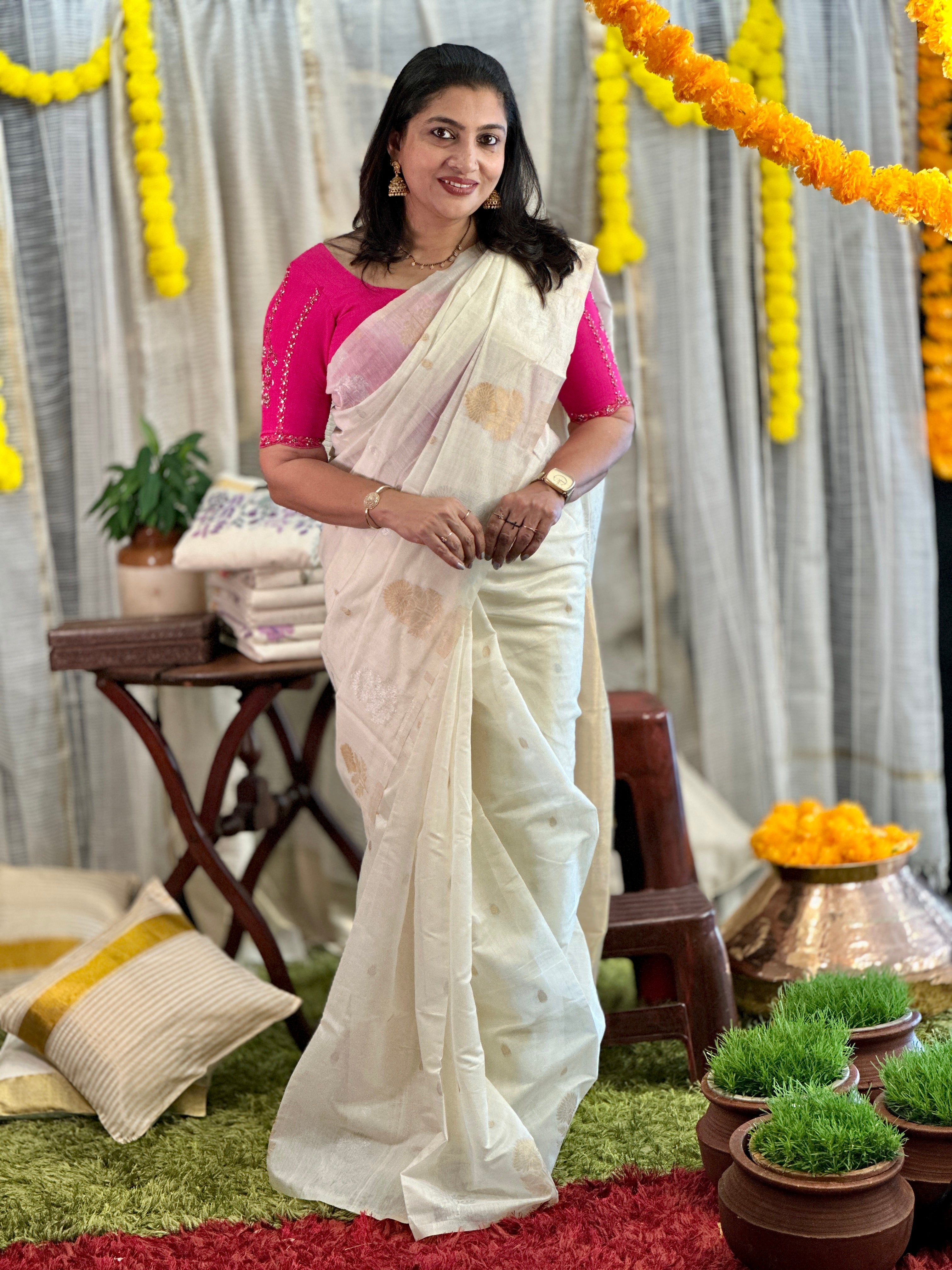 Silver & Golden Zari Floral Patterned Pure Cotton Saree | HT263