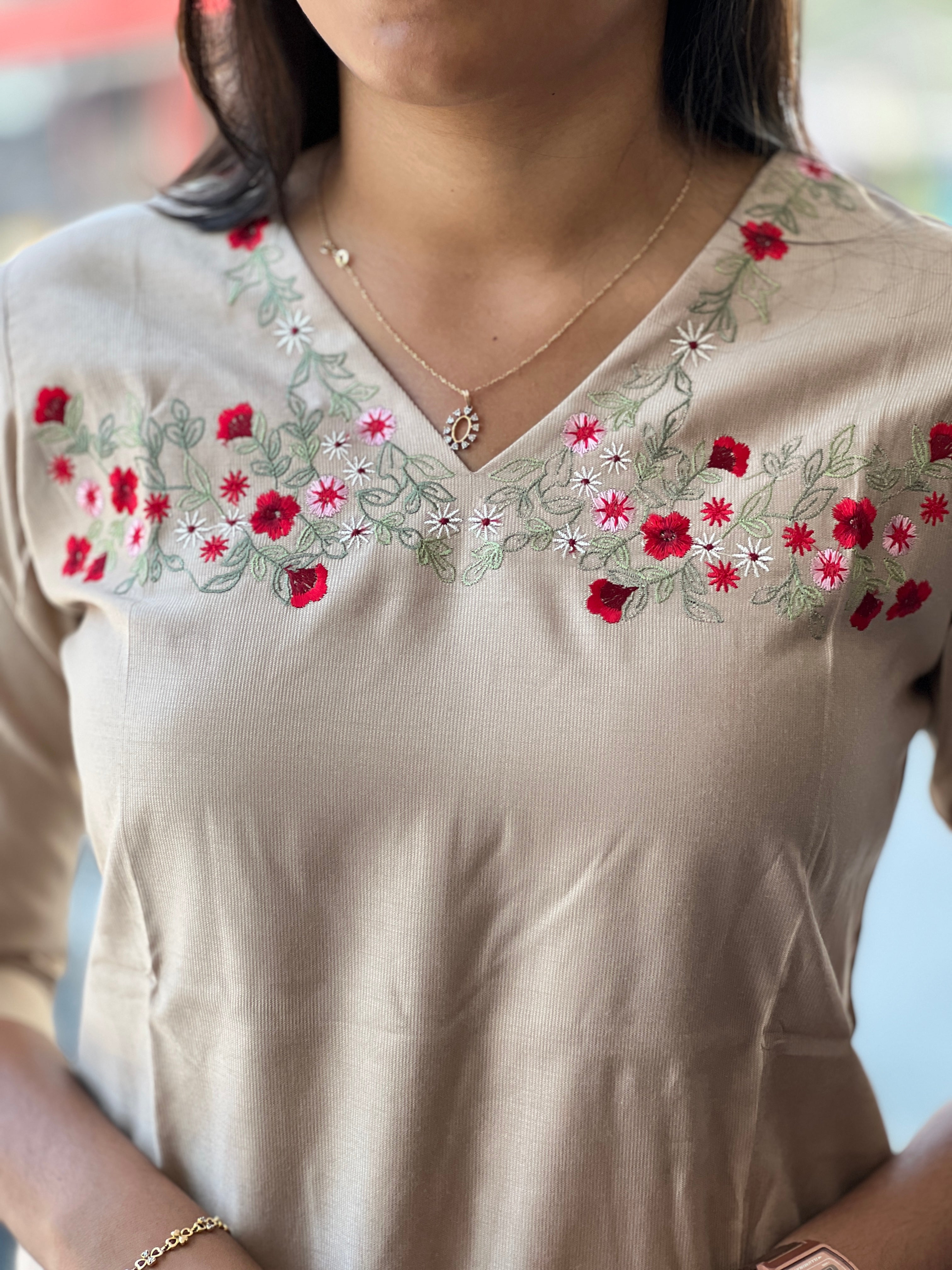 Floral Embroidery Detailed Slub Rayon Kurta Set | SRF165